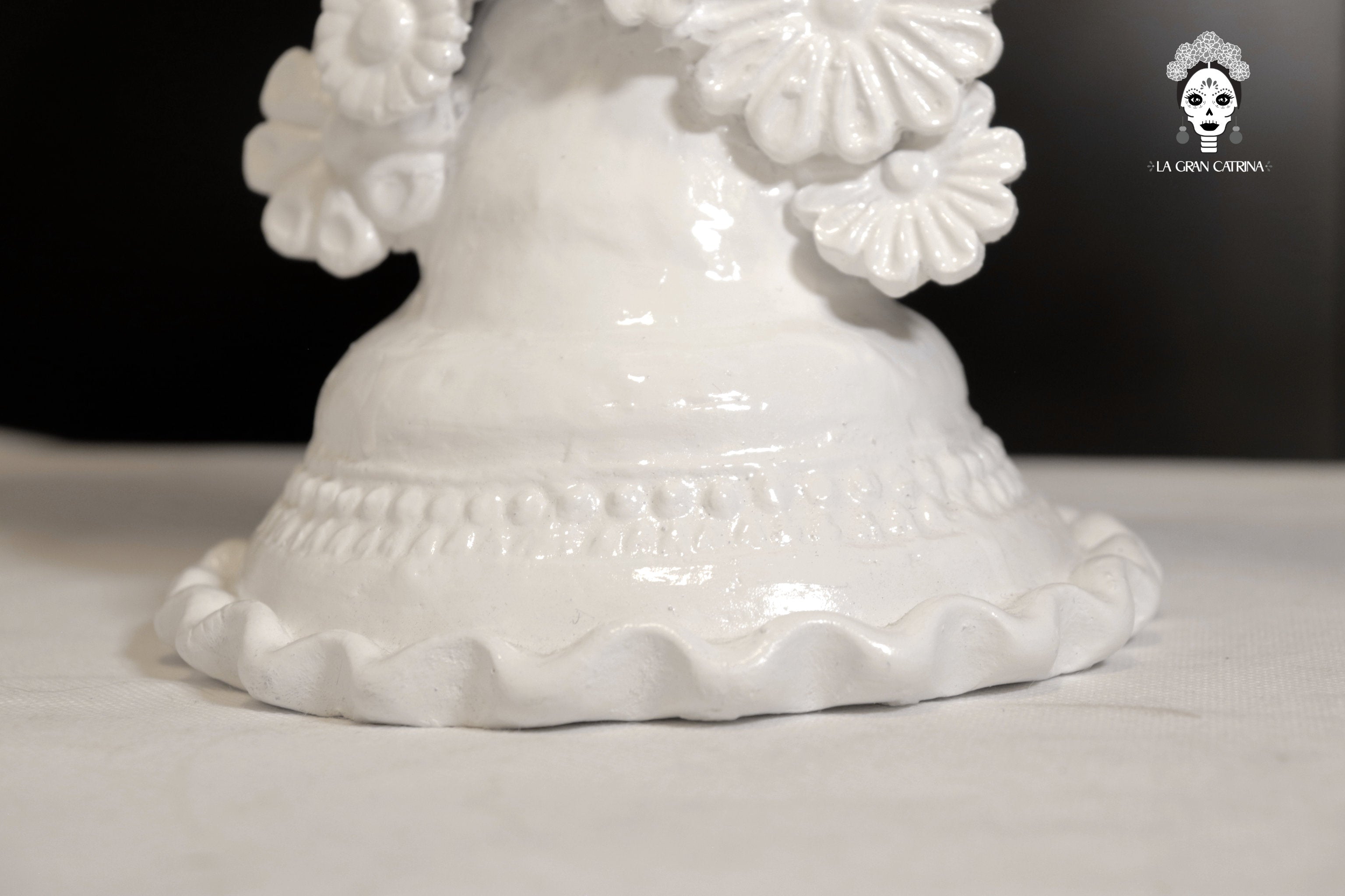 Cross white - Glazed Clay - 18 in. Tereri