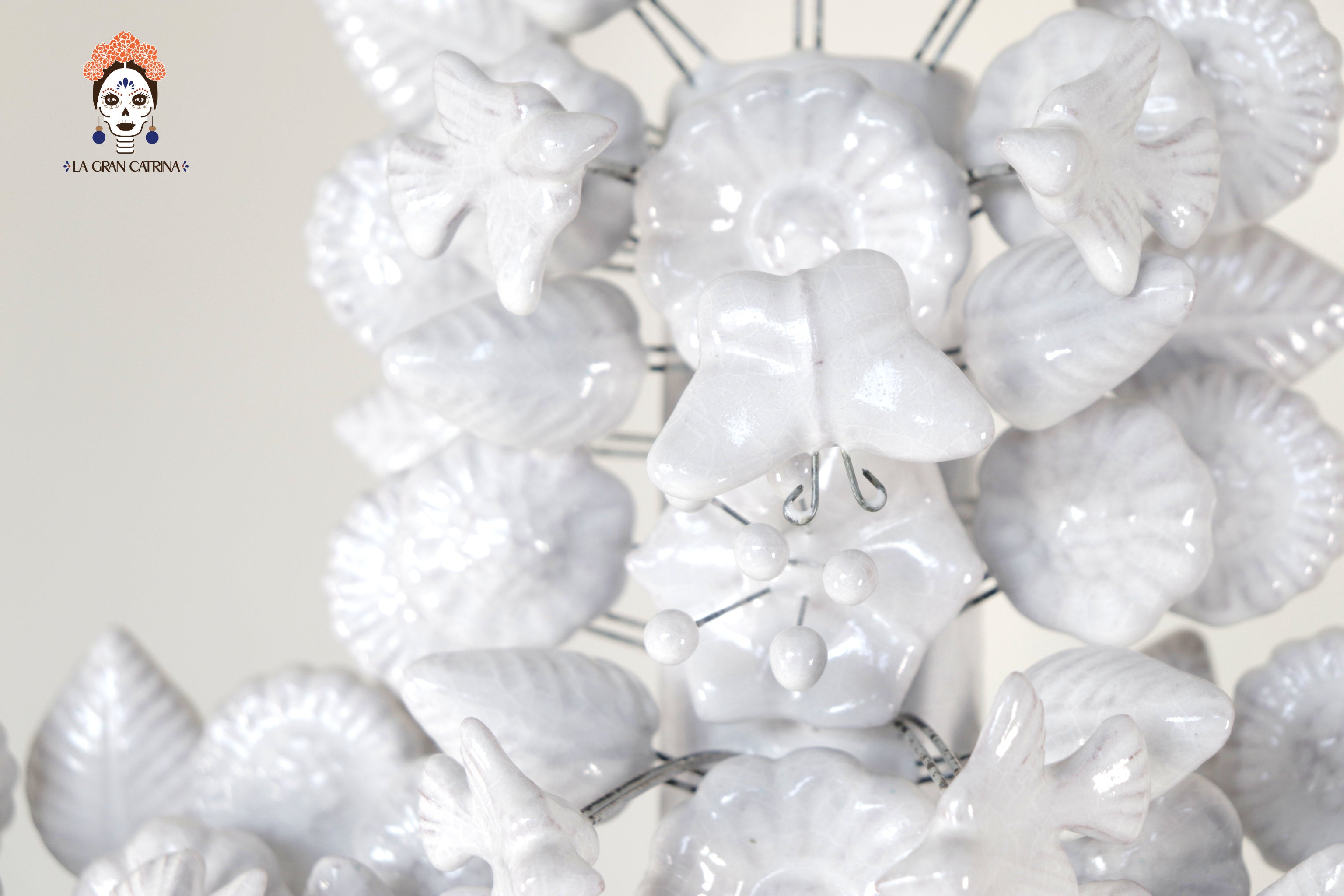 Cross white - Glazed Clay - 19.6 in. Tereri