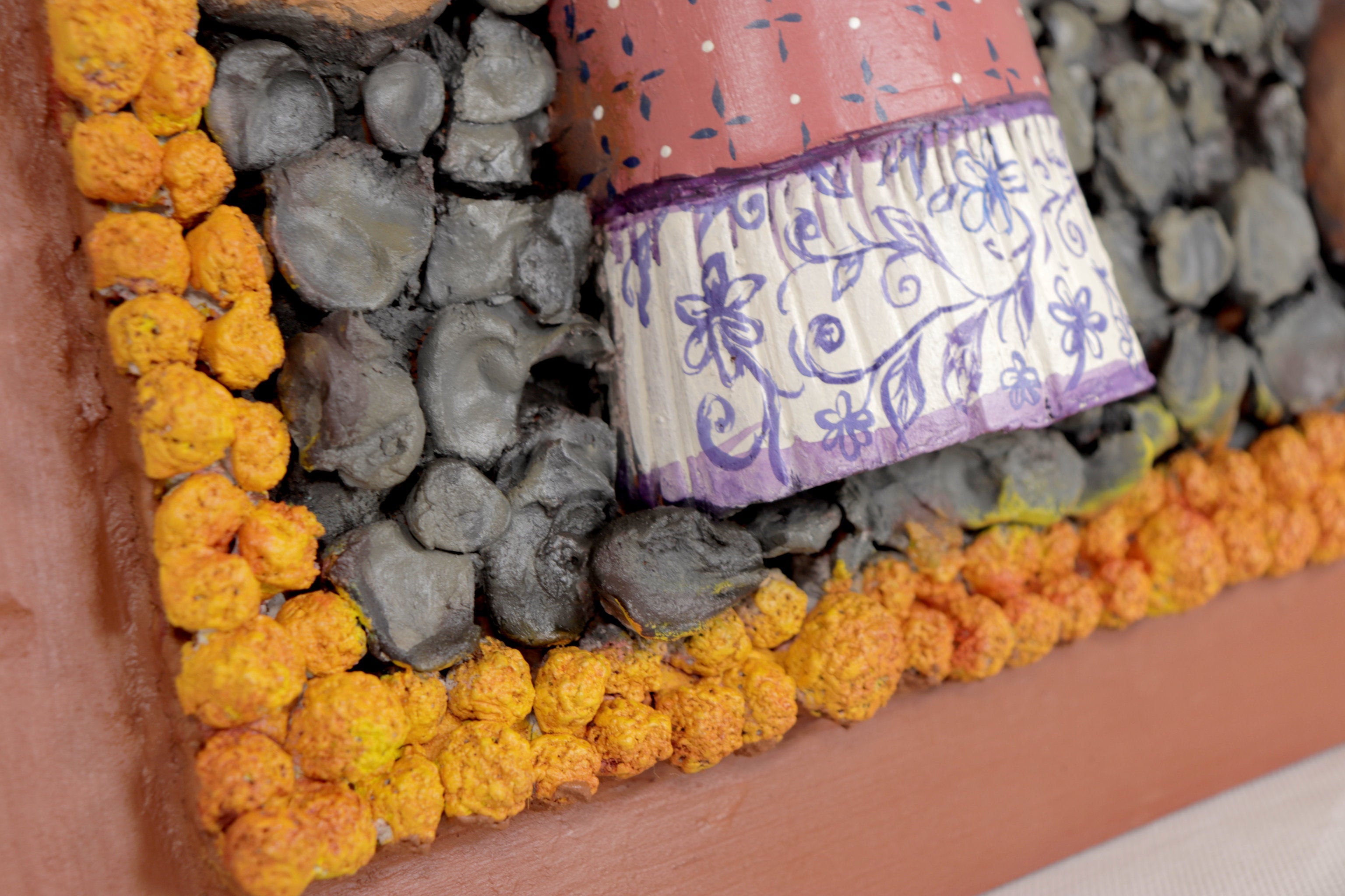 Paisaje of día of Dead, Catrina with marigold - 22.4 in. Miguel de la Cruz