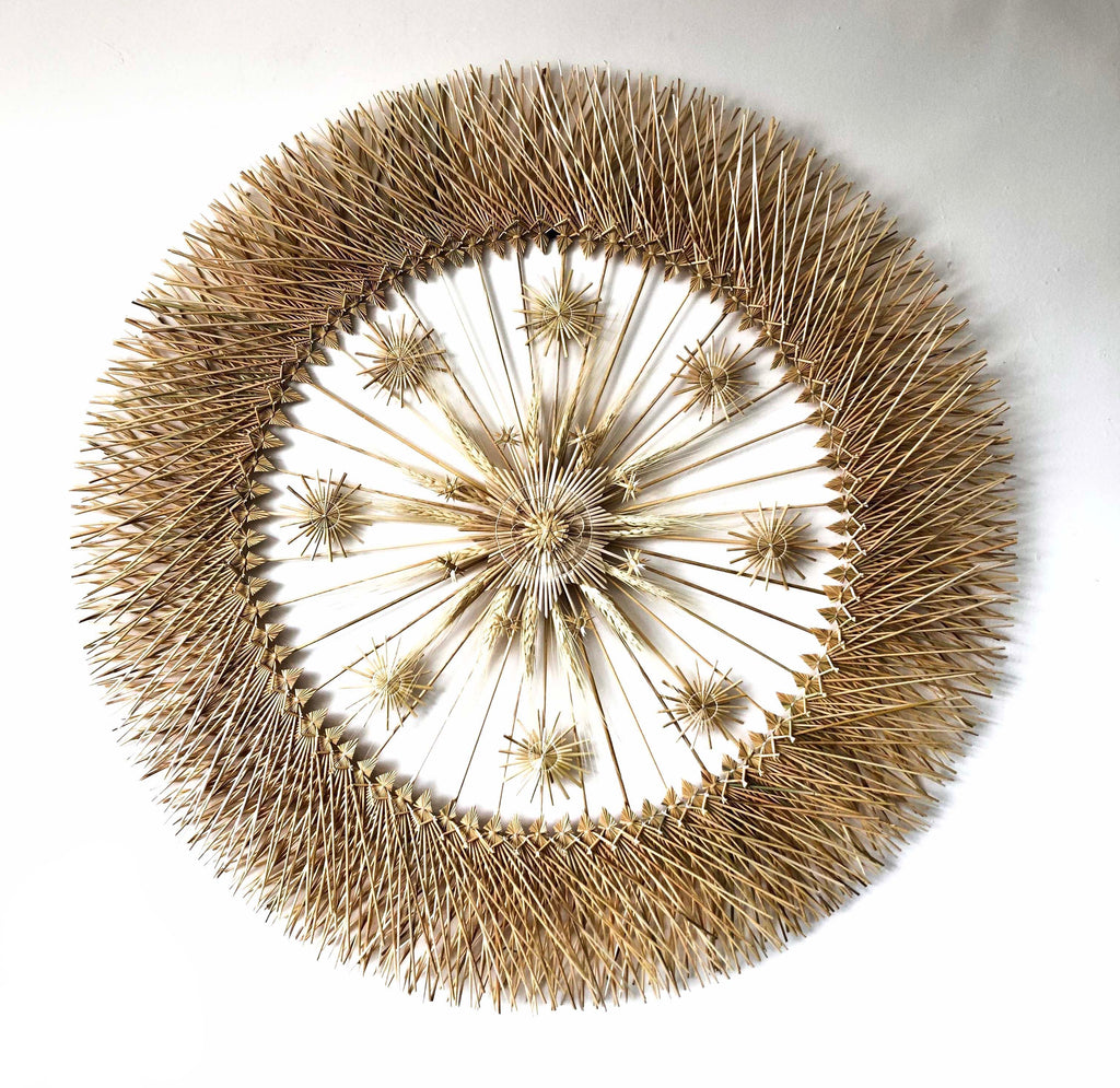 Wheat Straw Wall Circle - Estrellitas - 28 in. Panikua