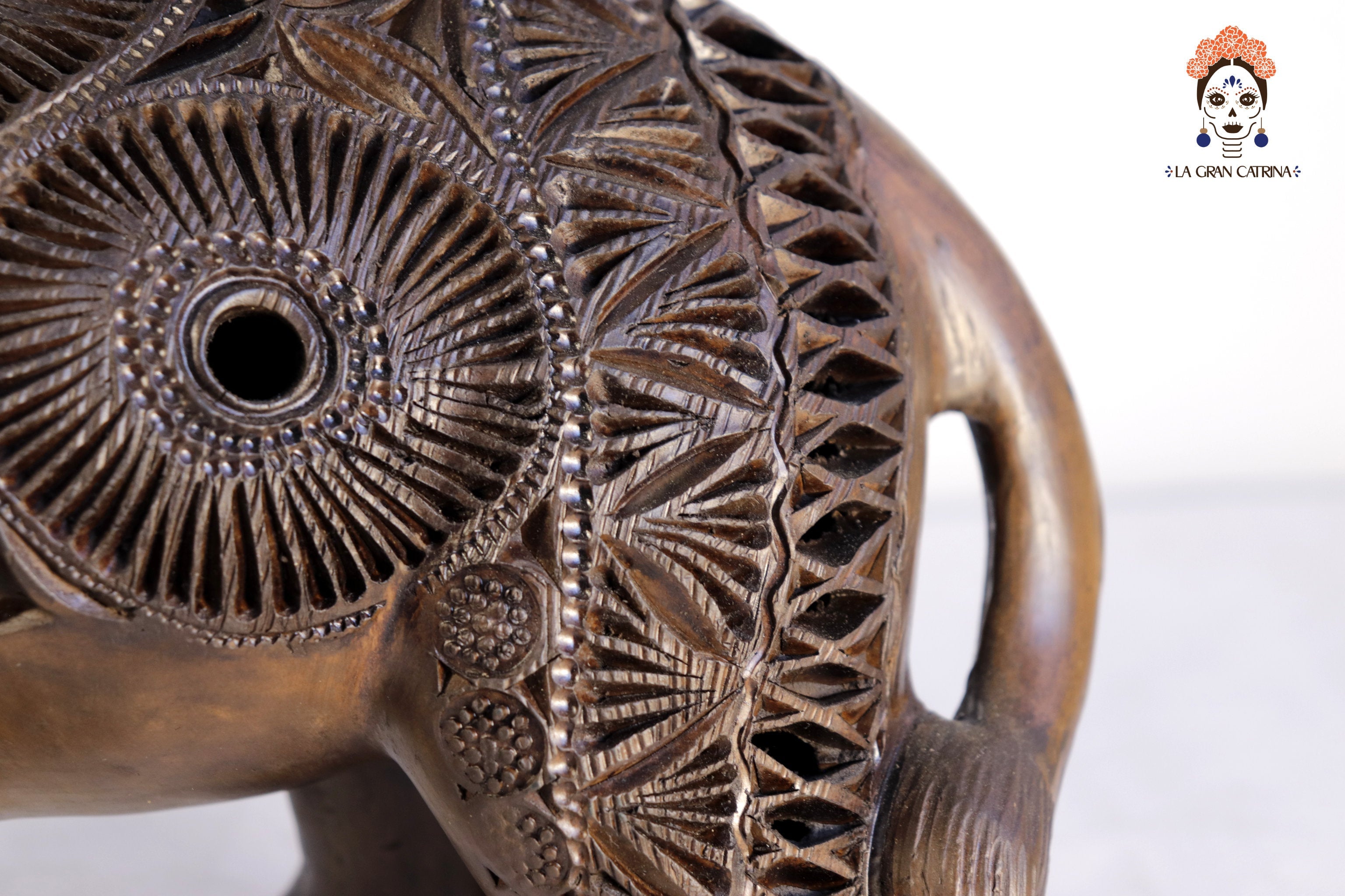 Black Clay Brown Elephant - 15.7 in. Tere Oax