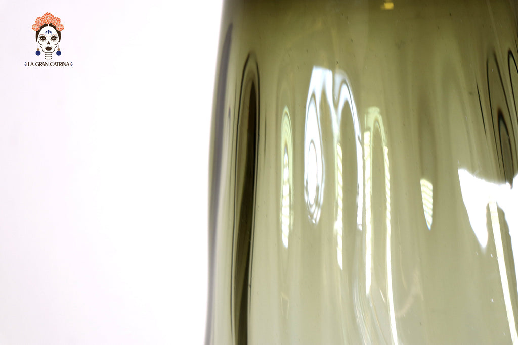 Flower Vase of Blown Glass Green Oliva 18.8 in. Vidrio Soplado
