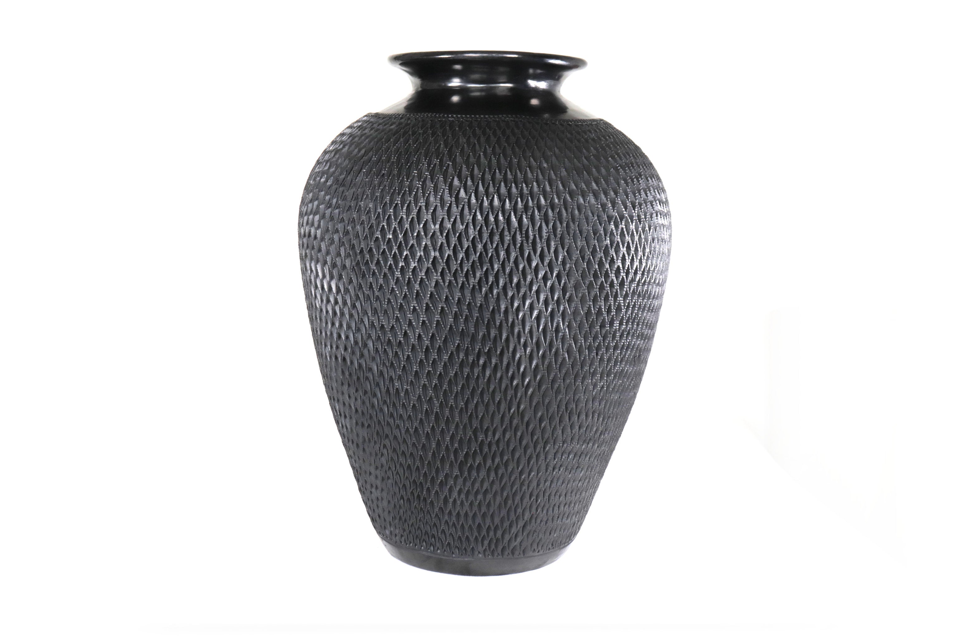 Vase "Tierra" Handcrafted Black Clay 16.9 in. Tere Oax