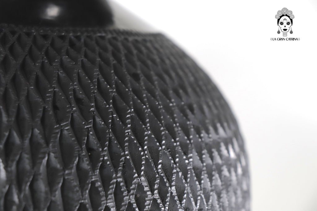 Vase "Tierra" Handcrafted Black Clay 16.9 in. Tere Oax