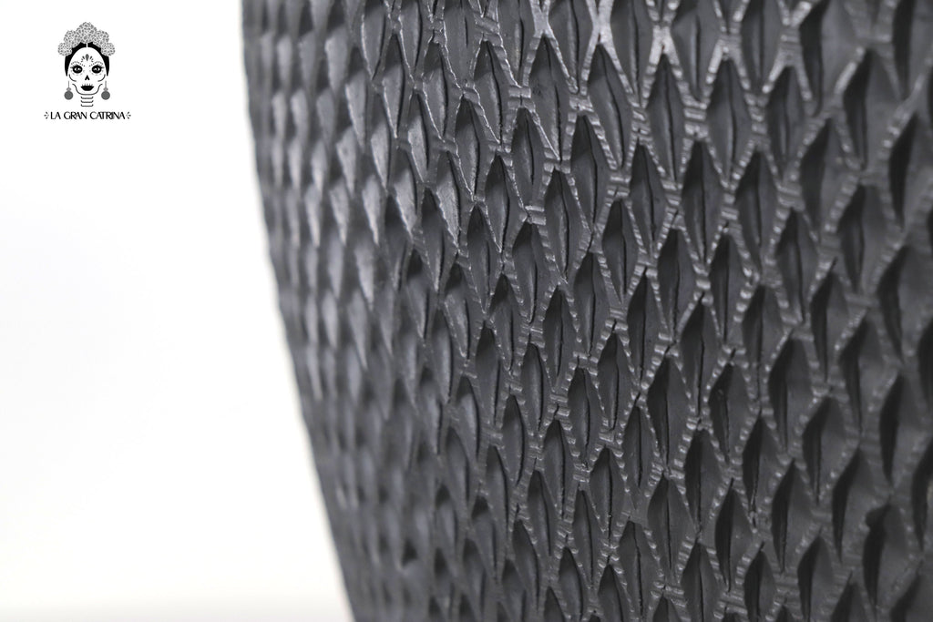 Vase "Tierra" Handcrafted Black Clay 16.9 in. Tere Oax