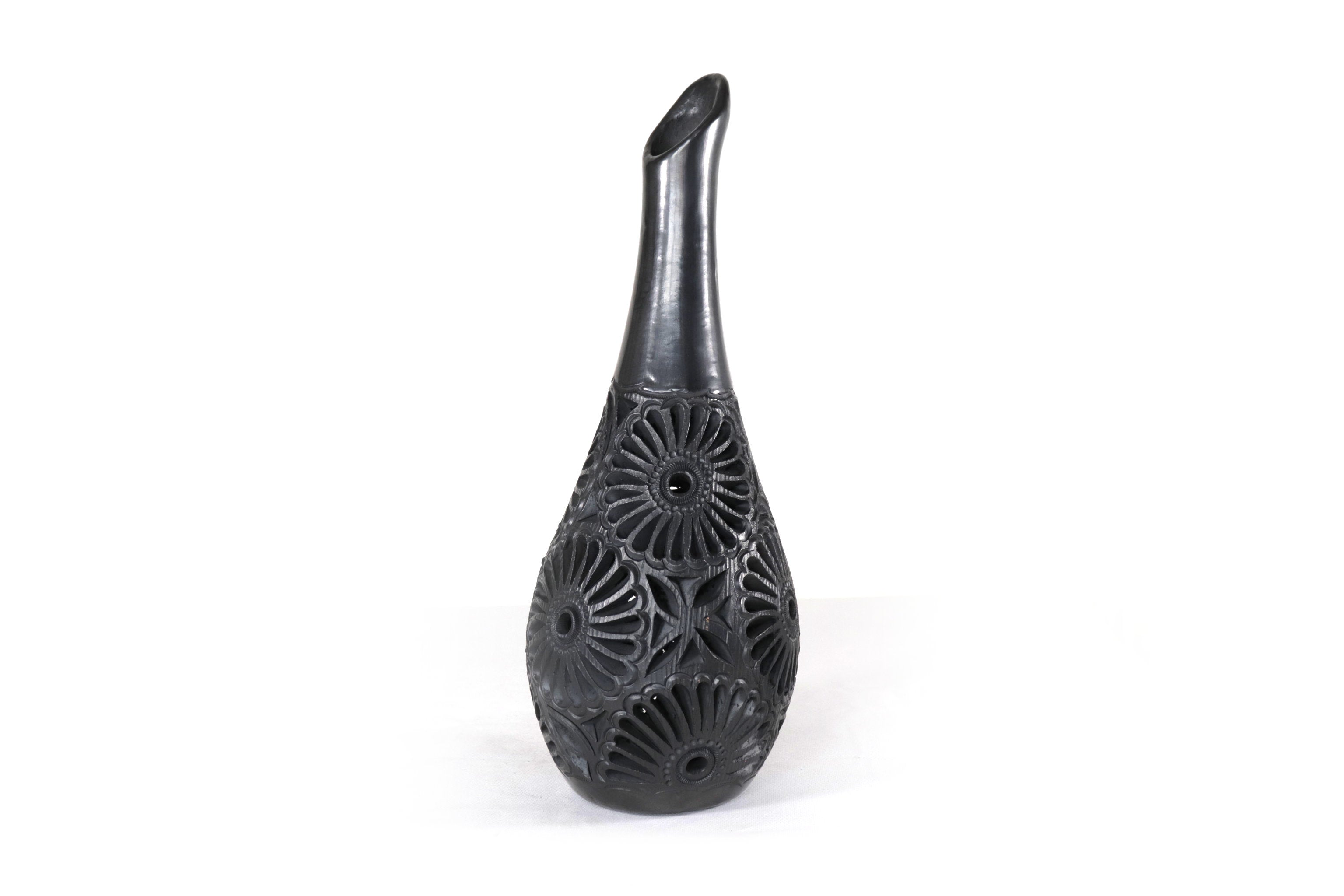Vase "Río small" Handcrafted Black Clay 14.1 in. Tere Oax