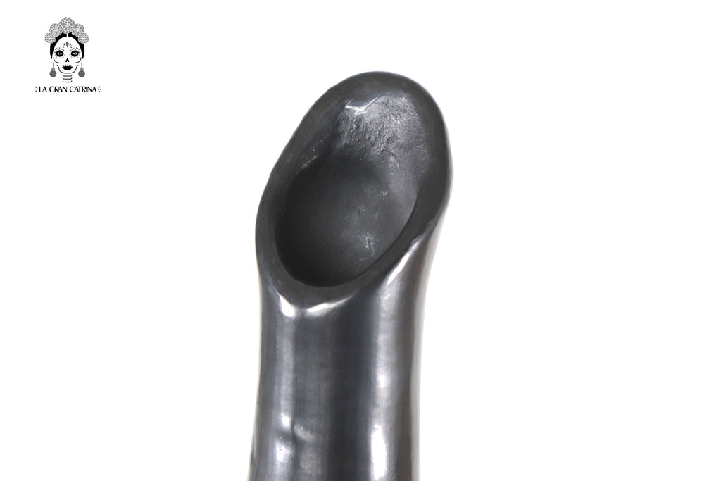 Vase "Río small" Handcrafted Black Clay 14.1 in. Tere Oax