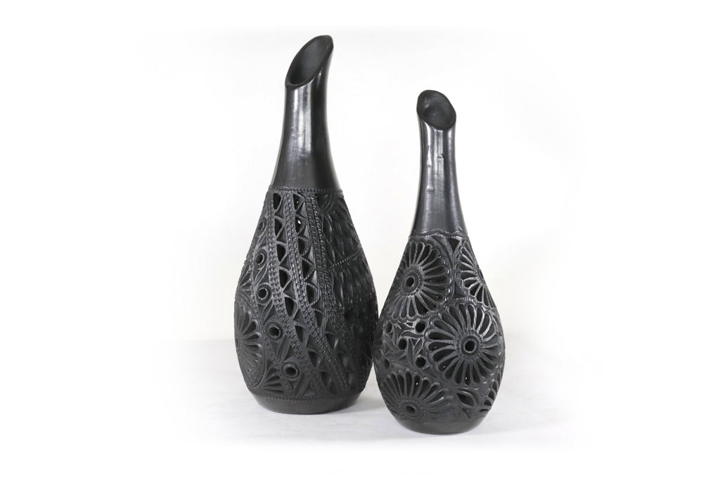 Collection Vases Río (Small and Large) Handcrafted Black Clay 16.9 in. - 14.1 in. - in. Production Tere Oax