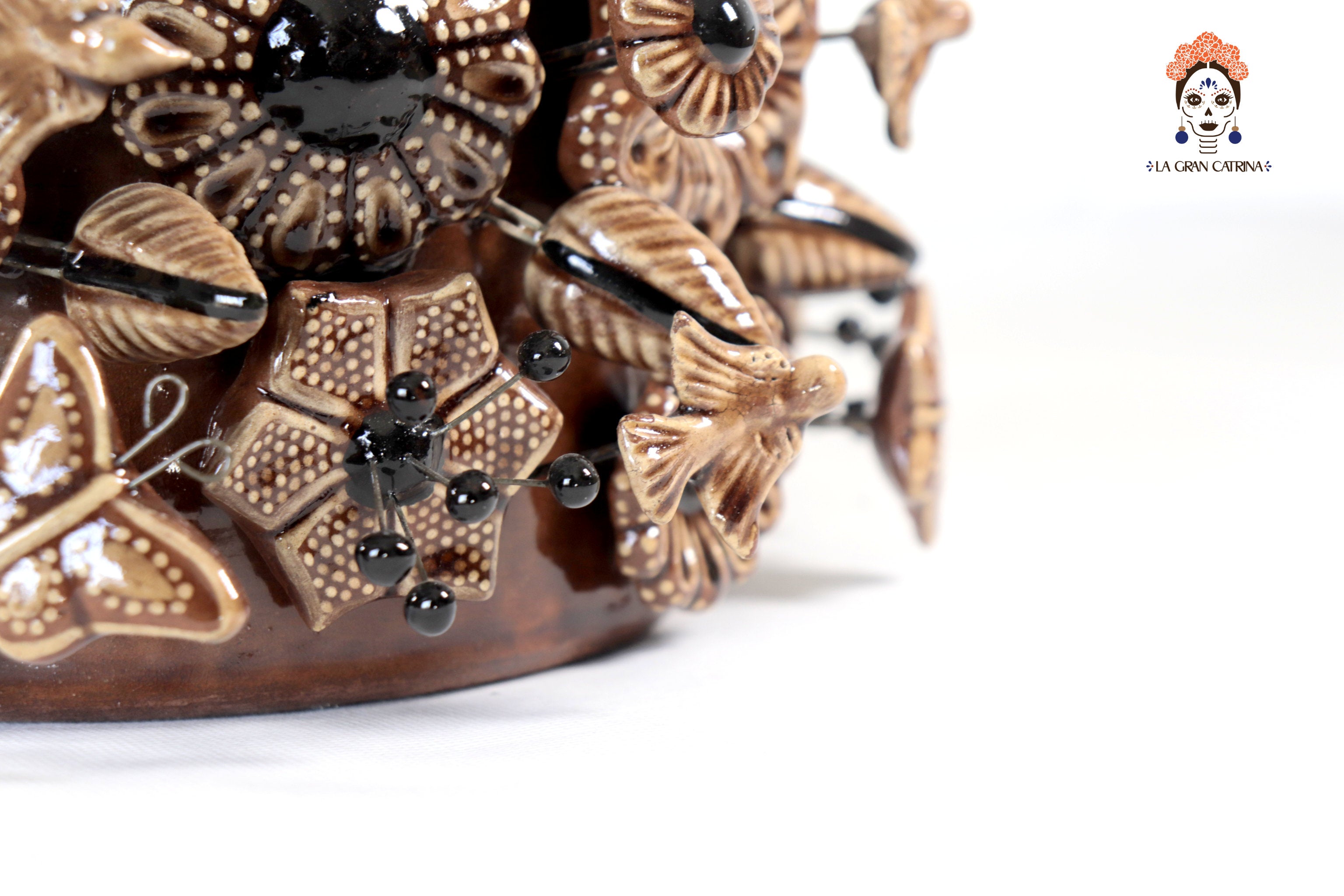 Planter with Flowers and butterflies brown - Glazed Clay - 7.6 in. Tereri