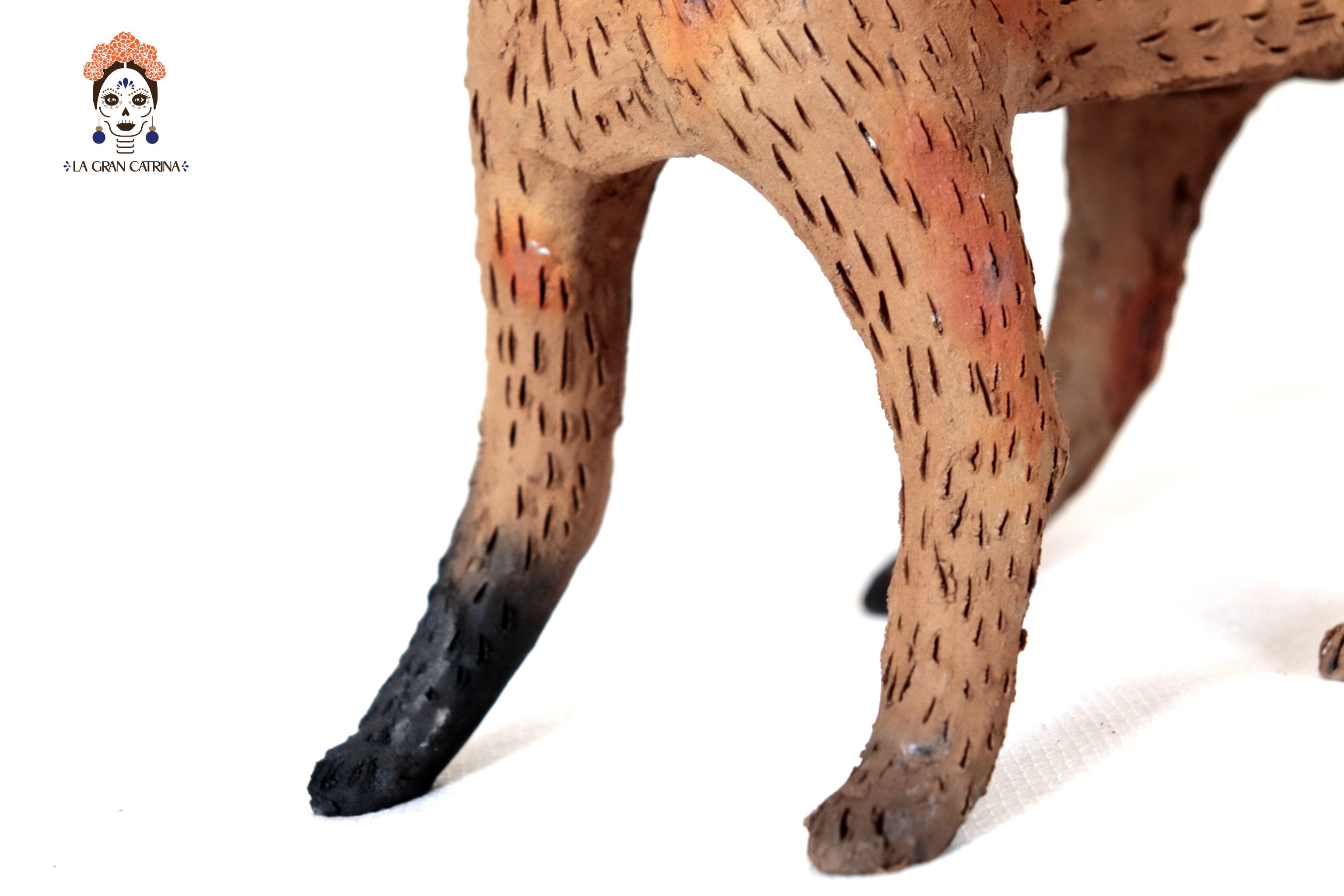 Coyotes of Natural Clay - 12.2 in. Zipiajo