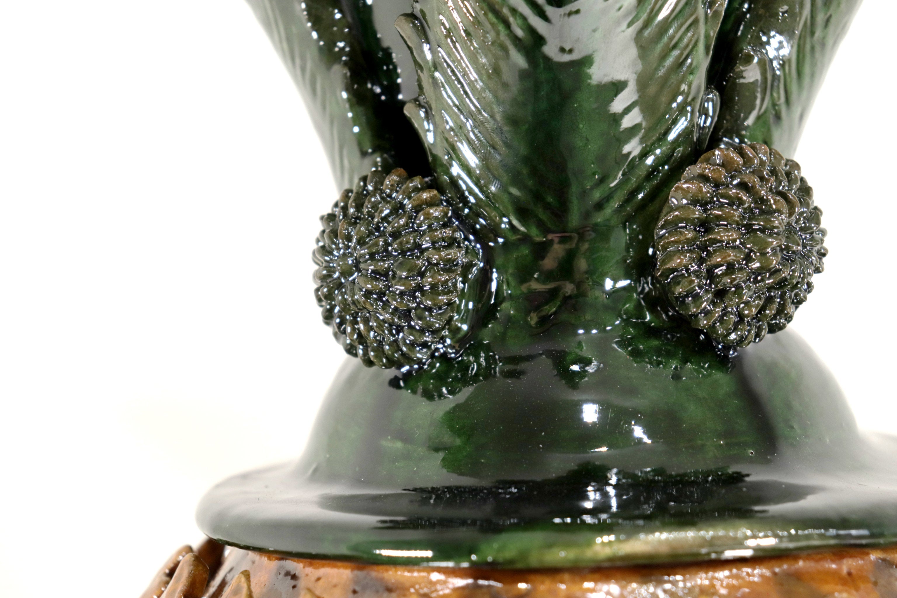 Pineapple with Leaves Traditional Style - 26 in. - Made to Order Juan Gtz