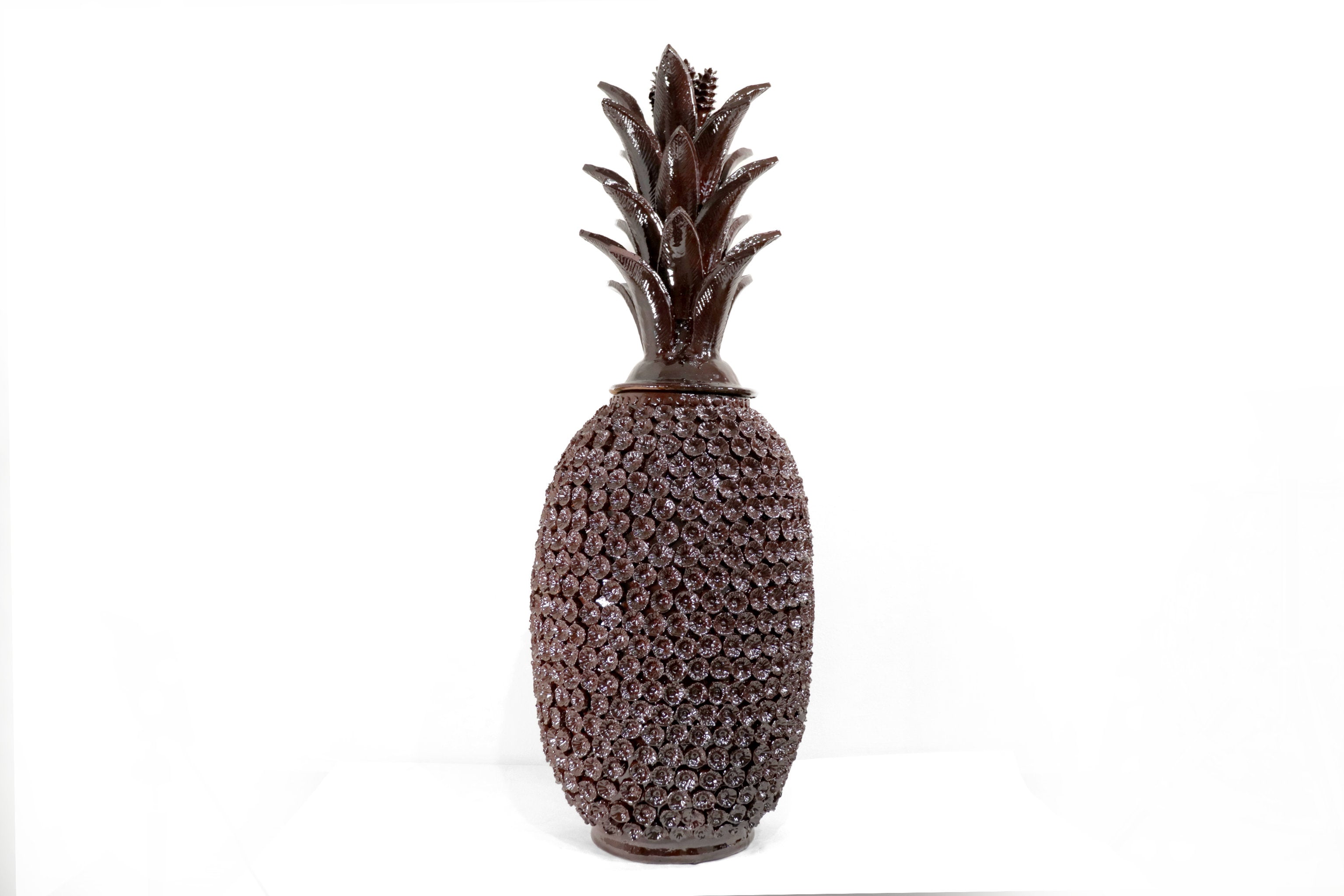 Brown Pineapple with Flowers - 35 in. Juan Gtz