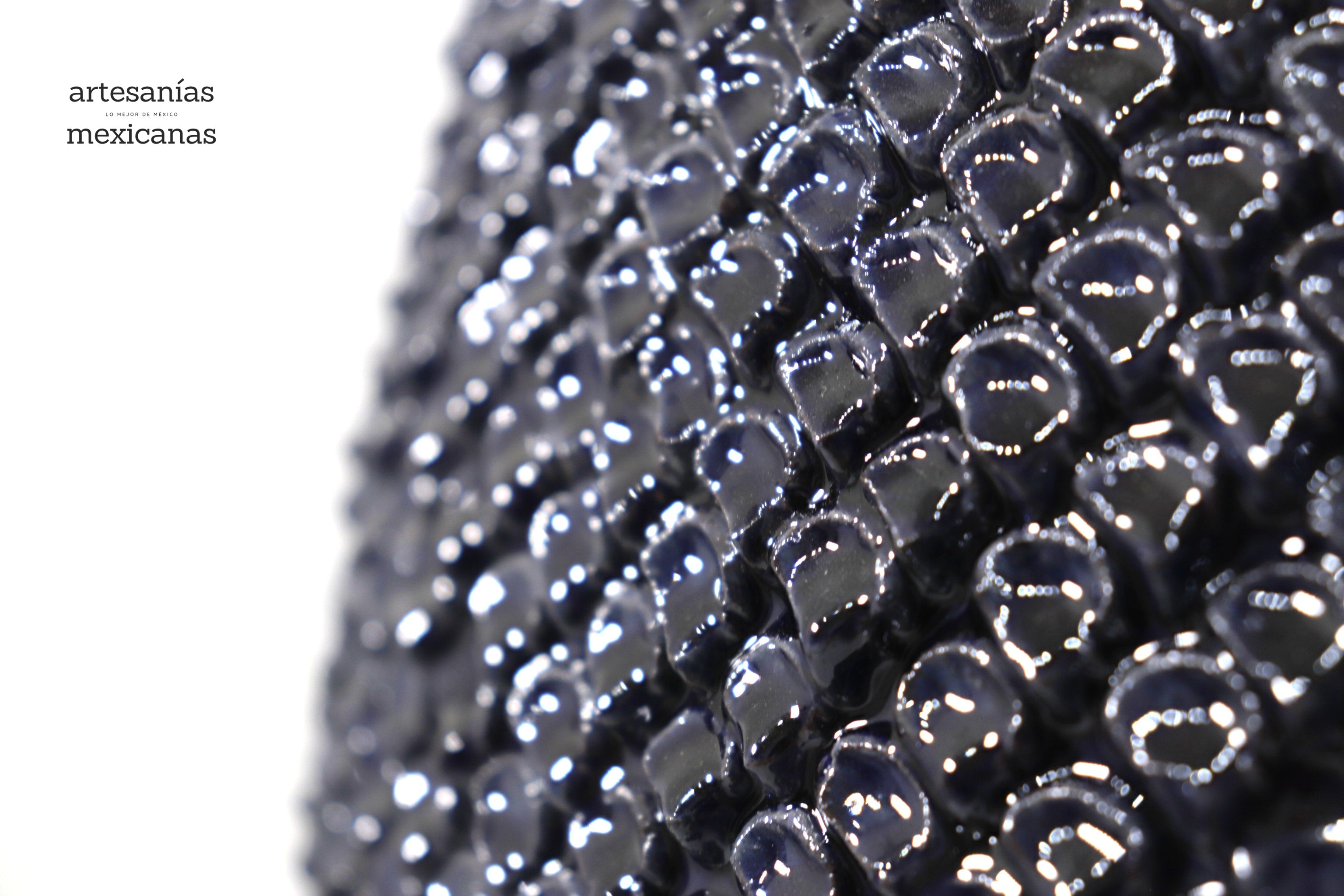 Blue Pineapple with Spikes - 36 in. Juan Gtz