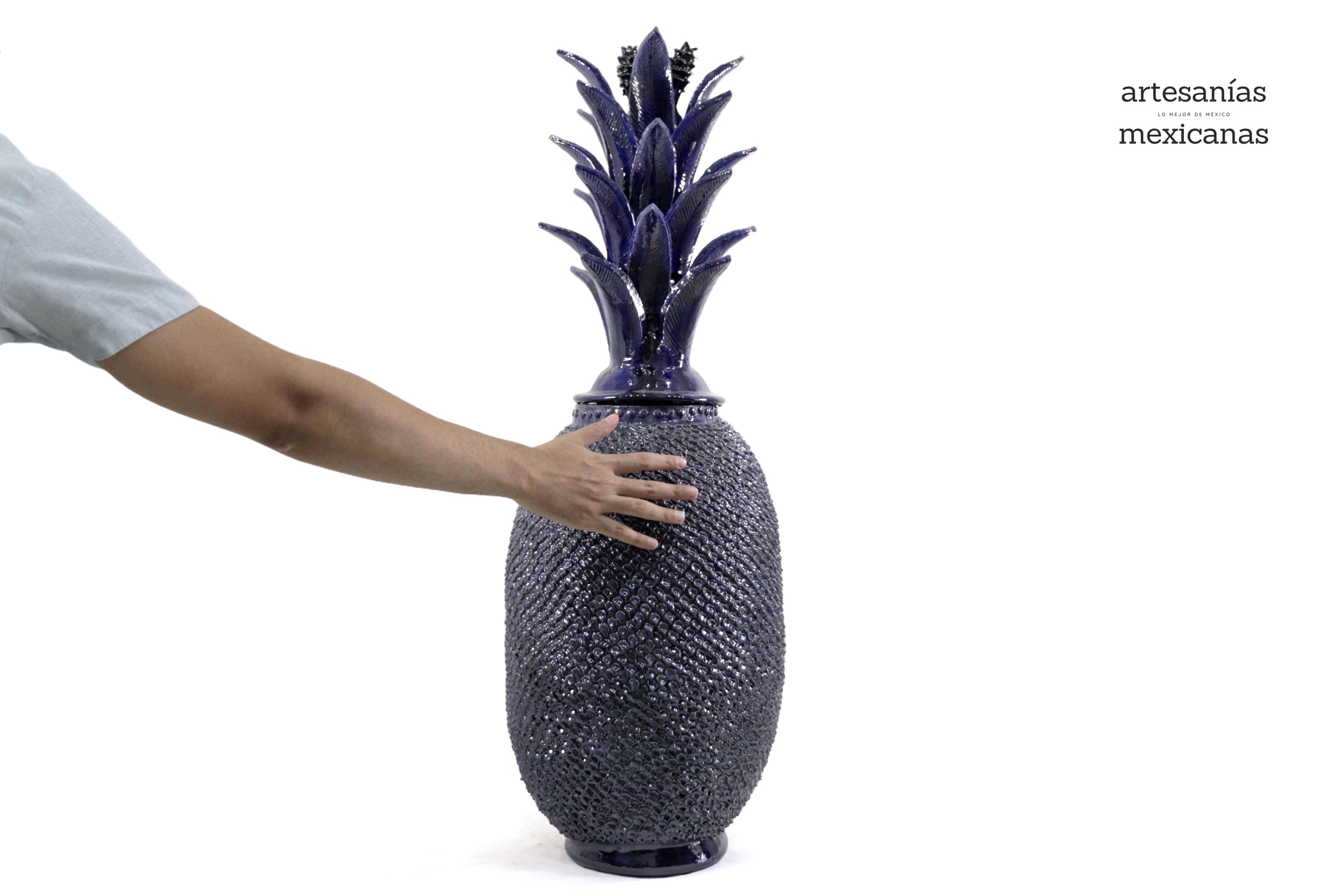 Blue Pineapple with Spikes - 36 in. Juan Gtz