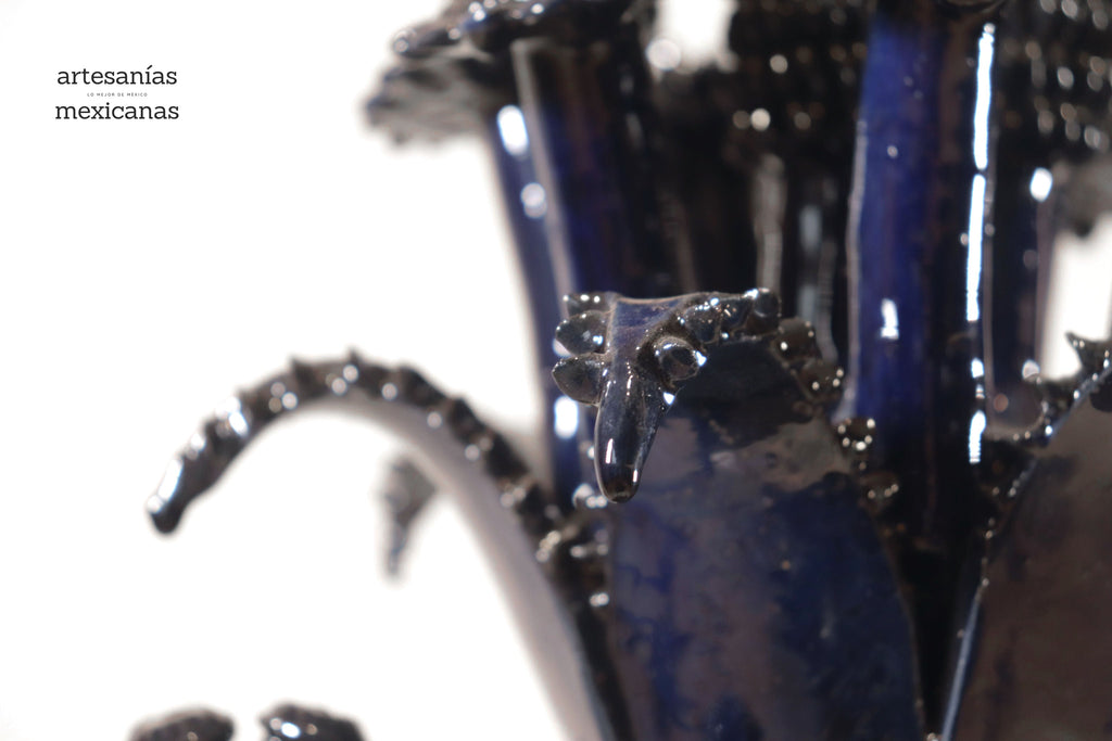 Blue Pineapple of Concurso with Base - 29 in. Juan Gtz