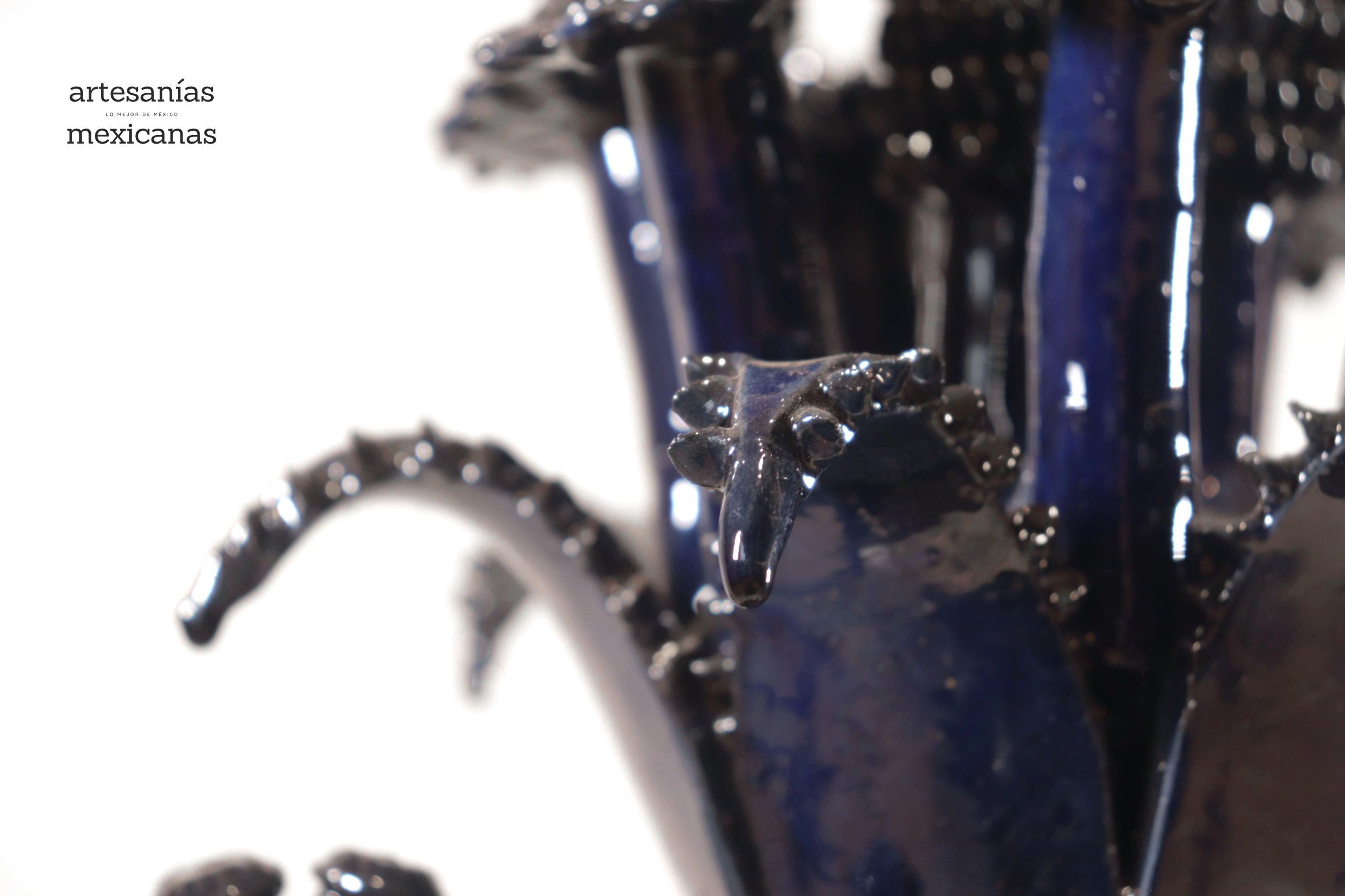 Blue Pineapple of Concurso with Base - 29 in. Juan Gtz