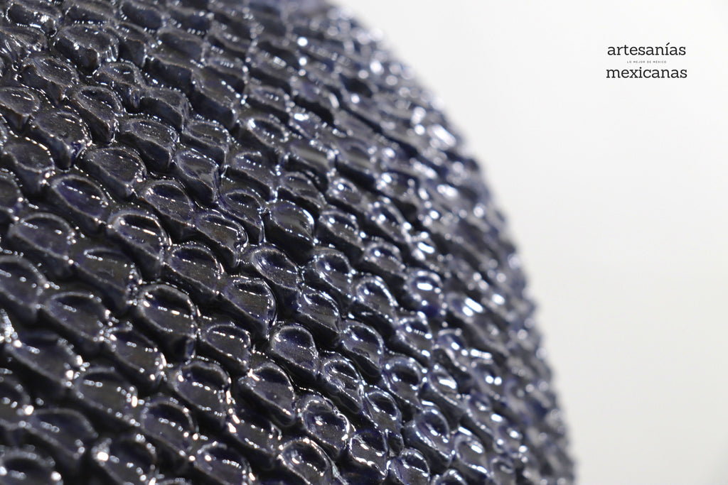 Blue Pineapple with Spikes - 36 in. Juan Gtz