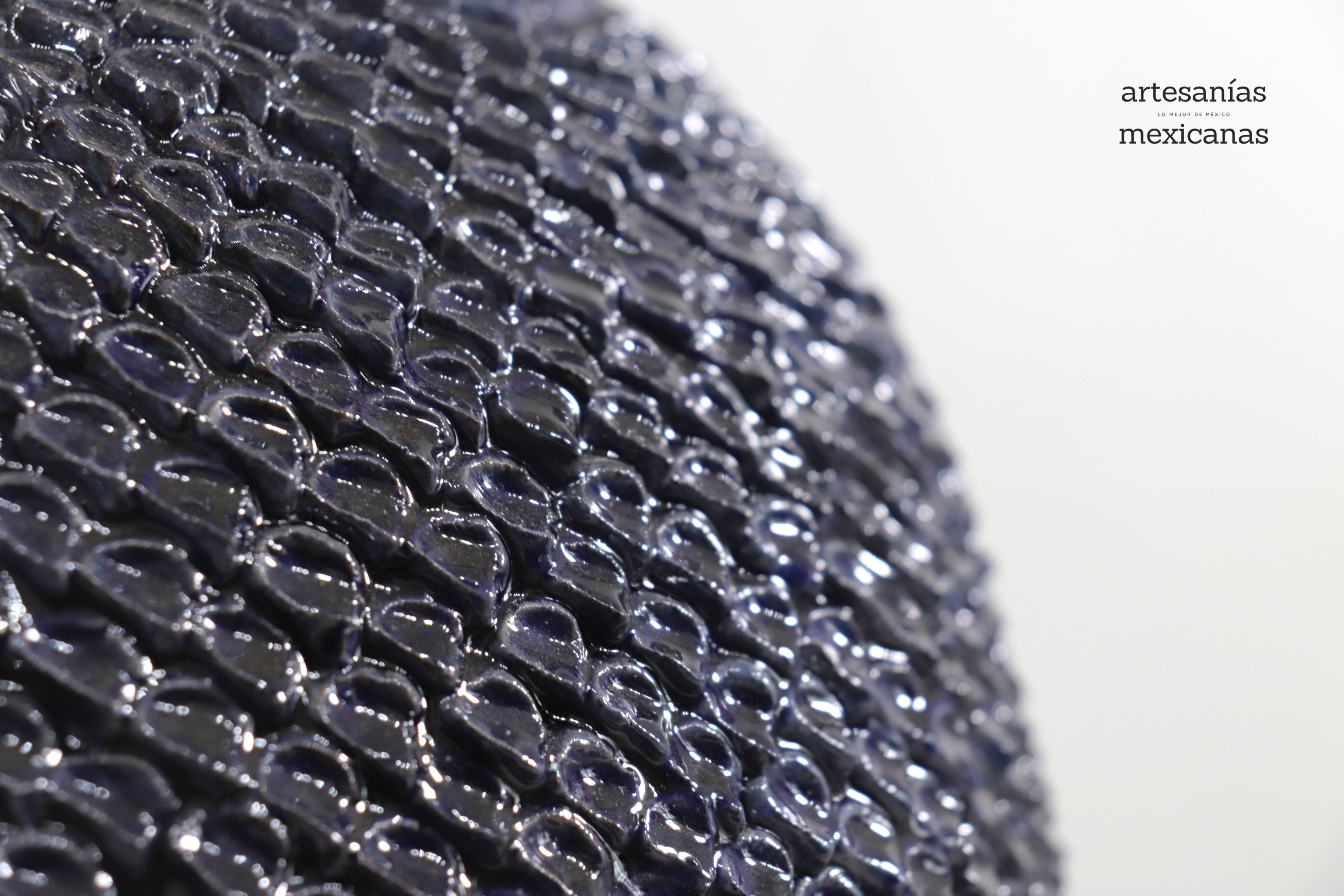 Blue Pineapple with Spikes - 36 in. Juan Gtz