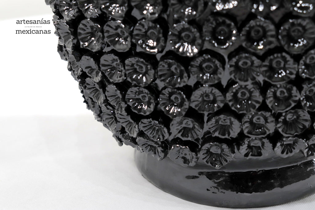 Pineapple black with Flowers - 36 in. Juan Gtz