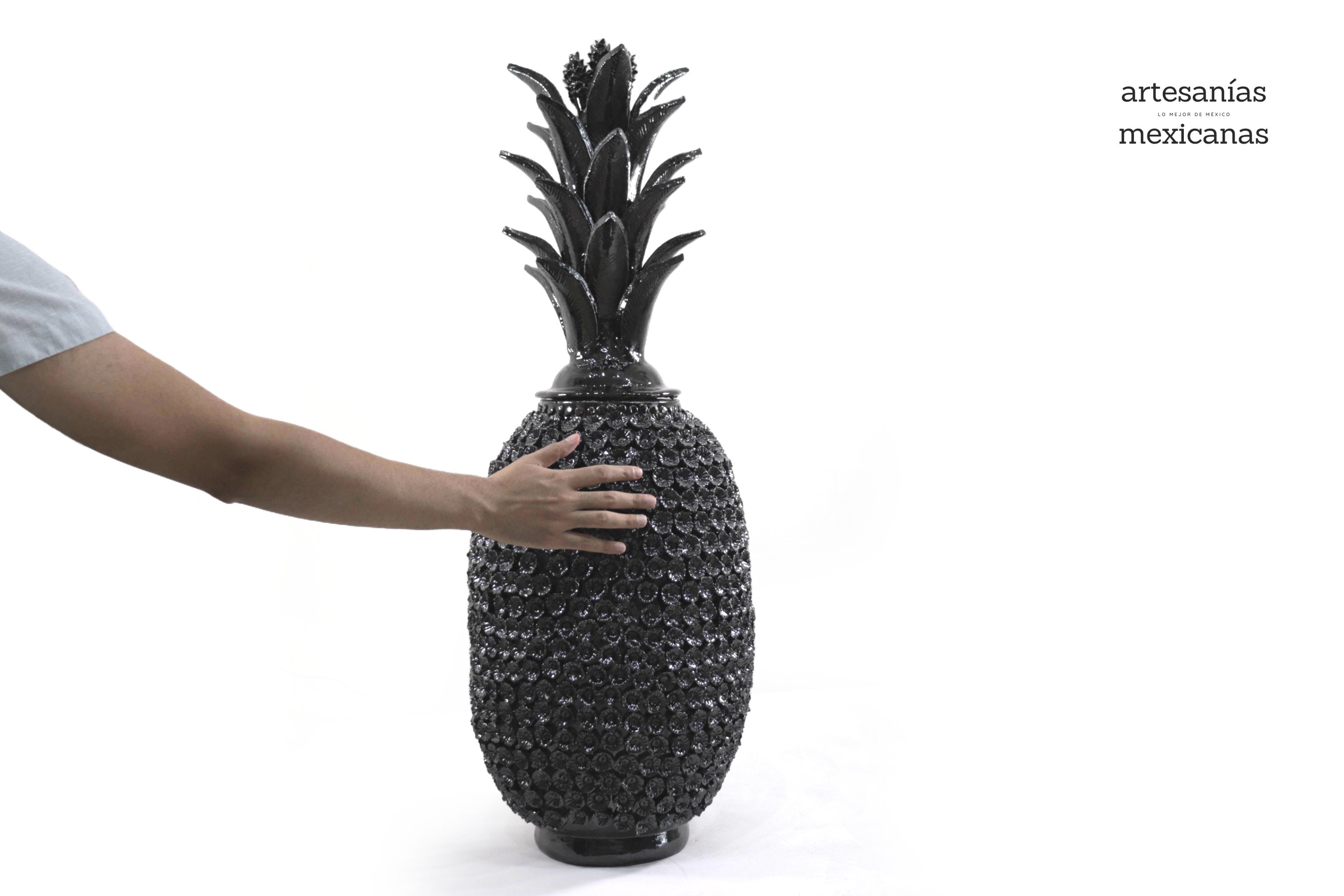 Pineapple black with Flowers - 36 in. Juan Gtz