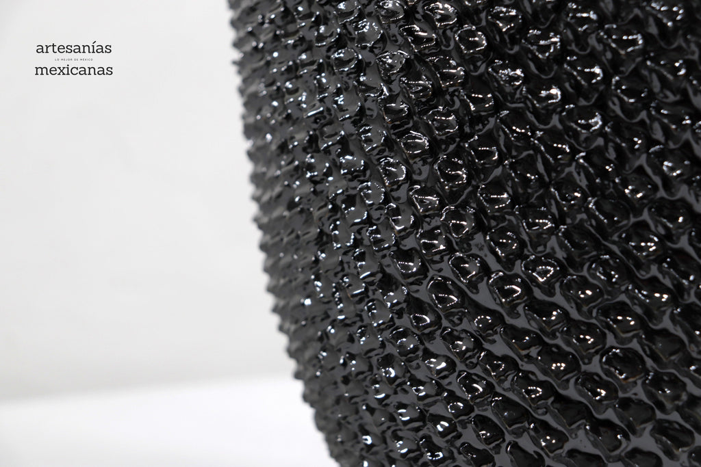 Pineapple black with Spikes - 36 in. Juan Gtz