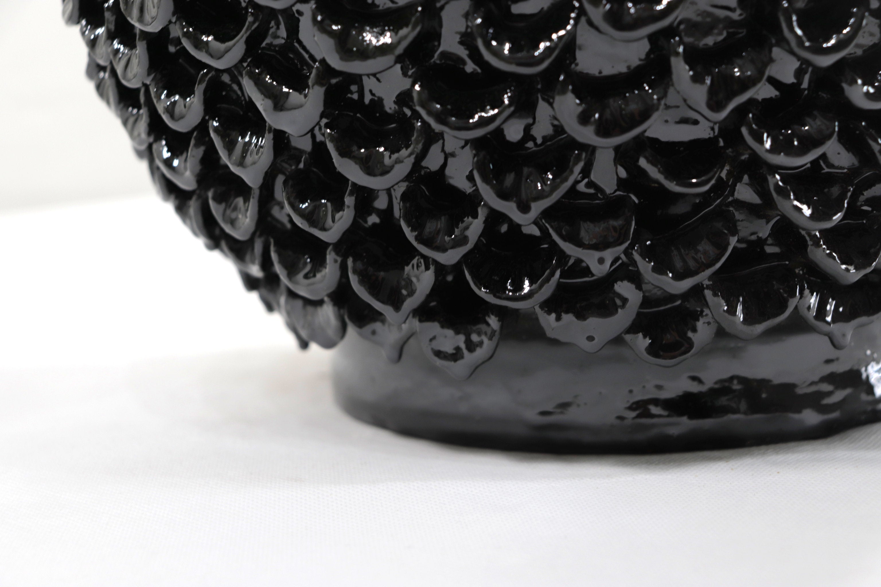 Pineapple black with Petals - 36 in. Juan Gtz
