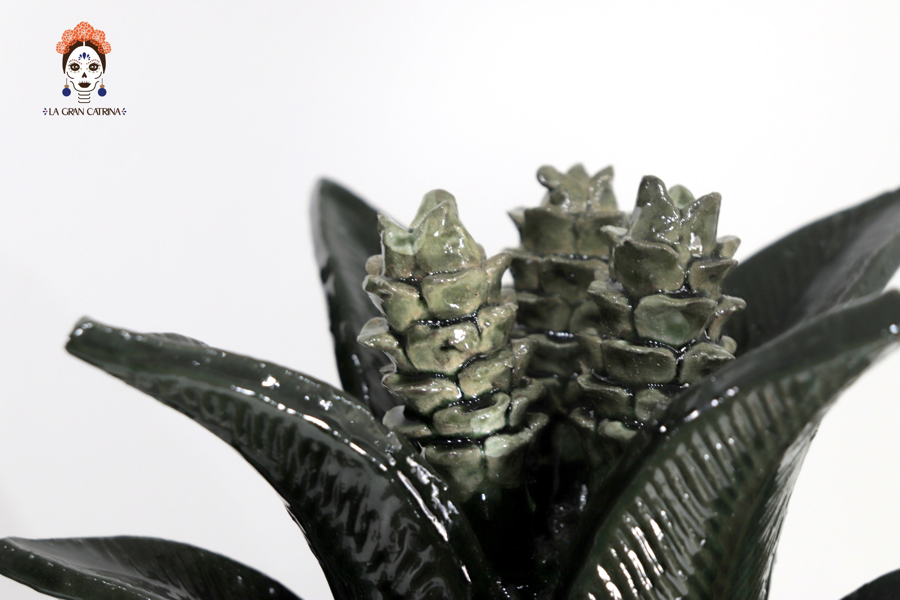Green Pineapple with Spikes obscuro - 36 in. - Made to Order Juan Gtz