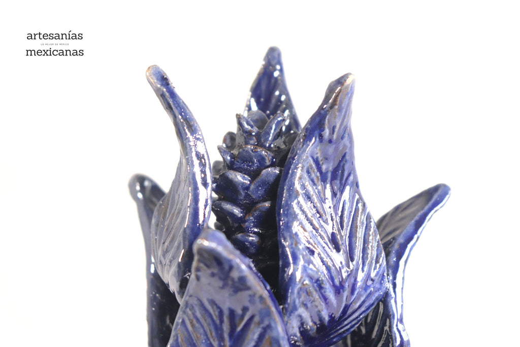 Blue Pineapple with Spikes with Curved Lid - 8.5 in. - in. Production Juan Gtz