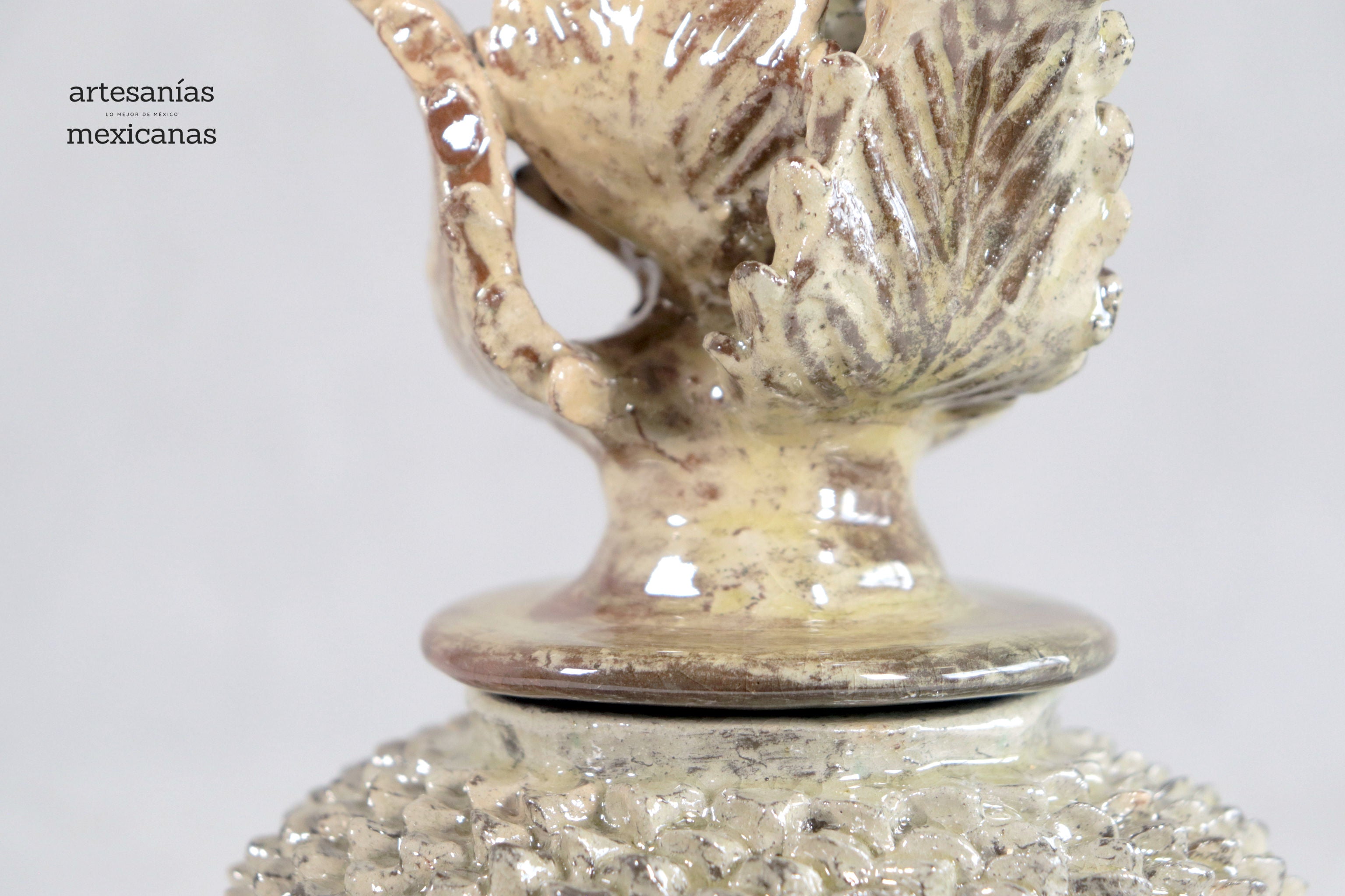 Pineapple Beige with Spikes with Curved Lid - 8.5 in. - in. Production Juan Gtz