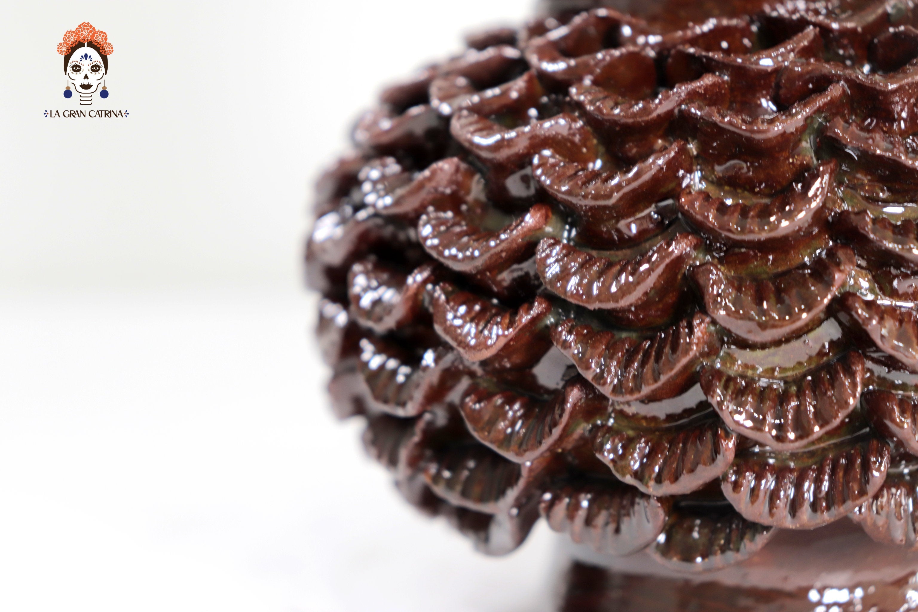 Small Brown Pineapple with Petals - 8.5 in. - Made to Order Juan Gtz