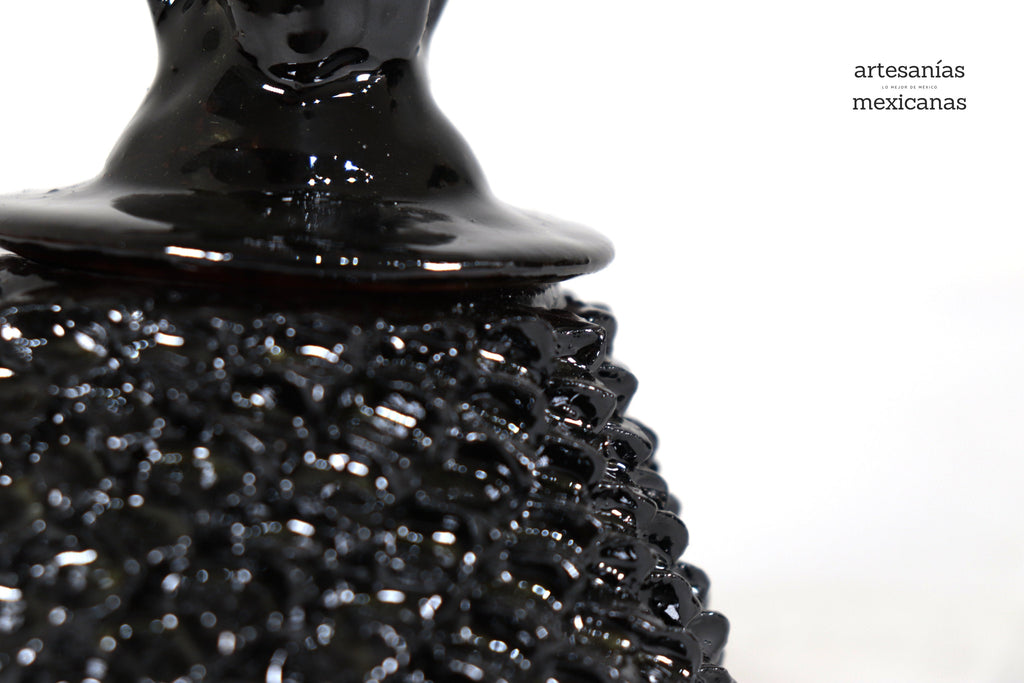 Pineapple black Glazed Clay - 7.7 in. Juan Gtz