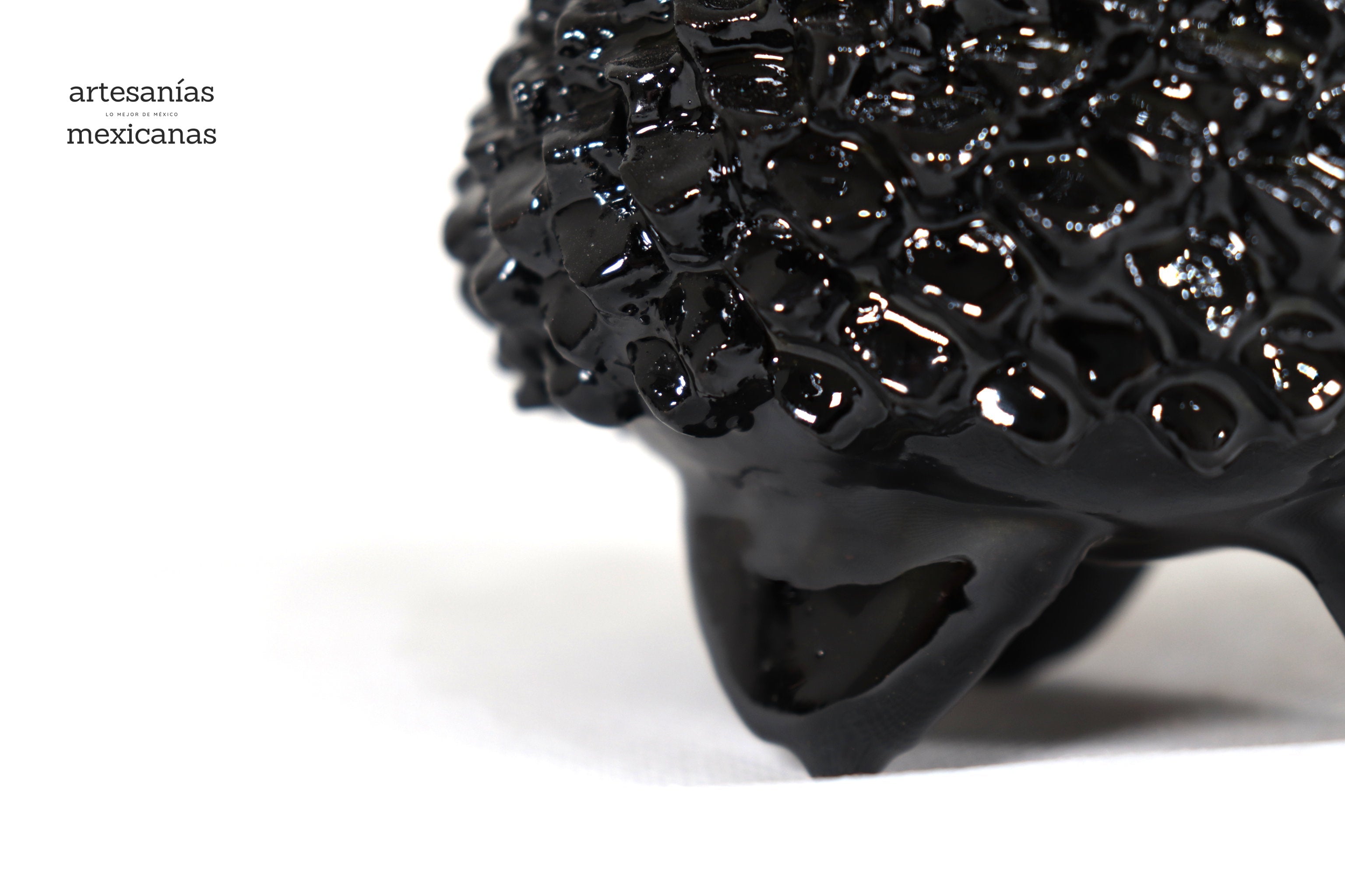 Pineapple black Glazed Clay - 7.7 in. Juan Gtz