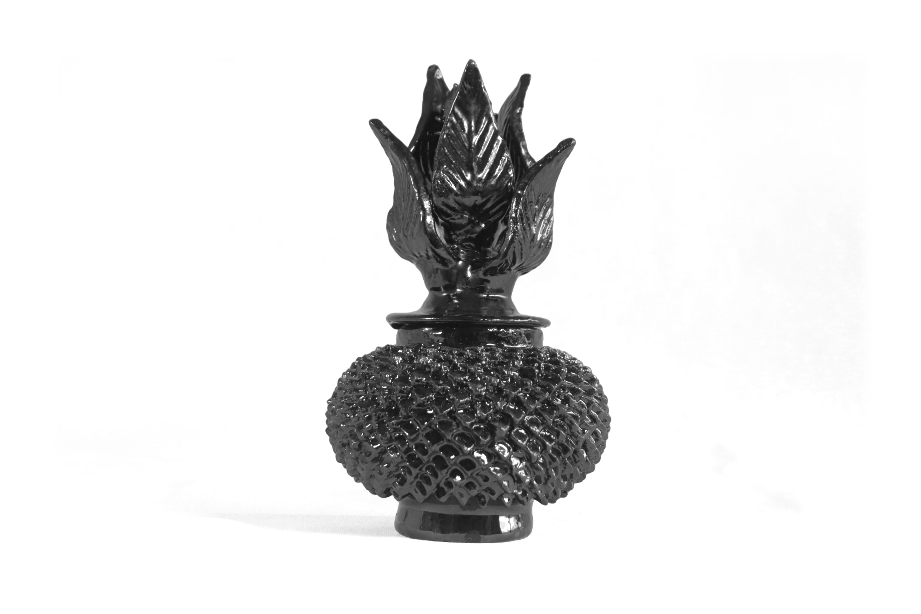 Small Pineapple Black with Spikes - 8.5 in. Juan Gtz