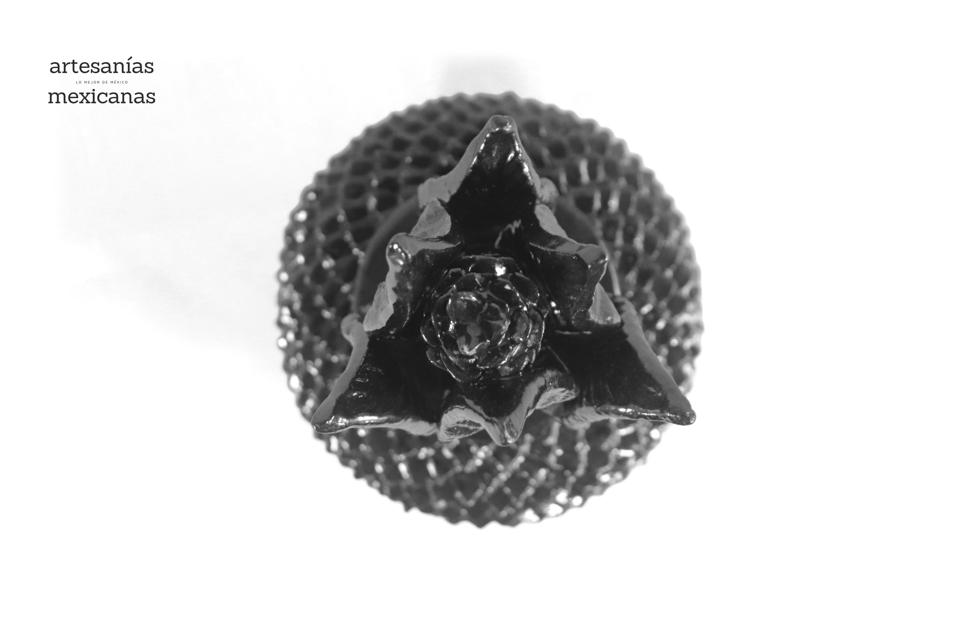 Small Pineapple Black with Spikes - 8.5 in. Juan Gtz
