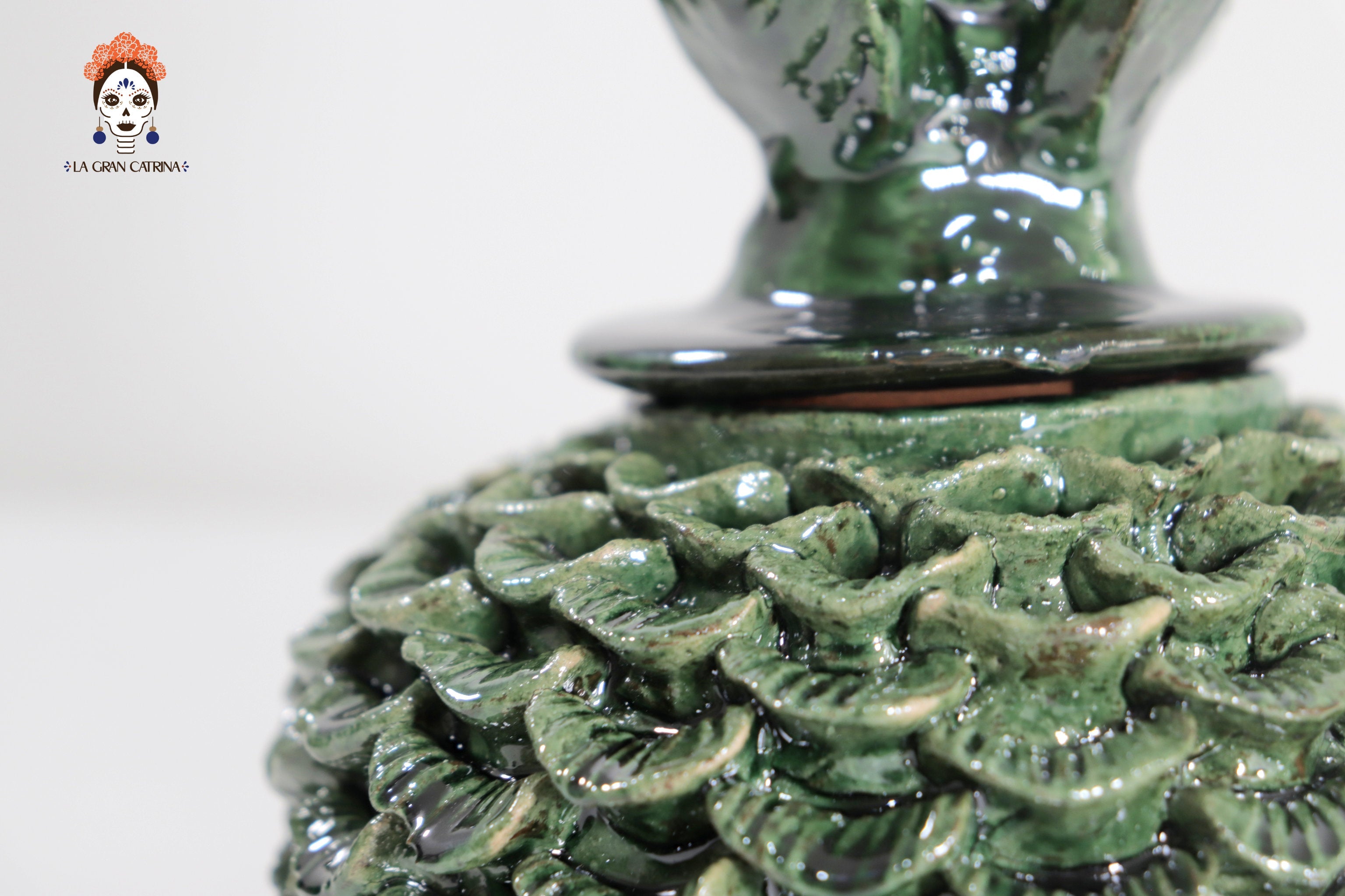 Small Green Pineapple with Petals - 8.5 in. - Wholesale Only Juan Gtz