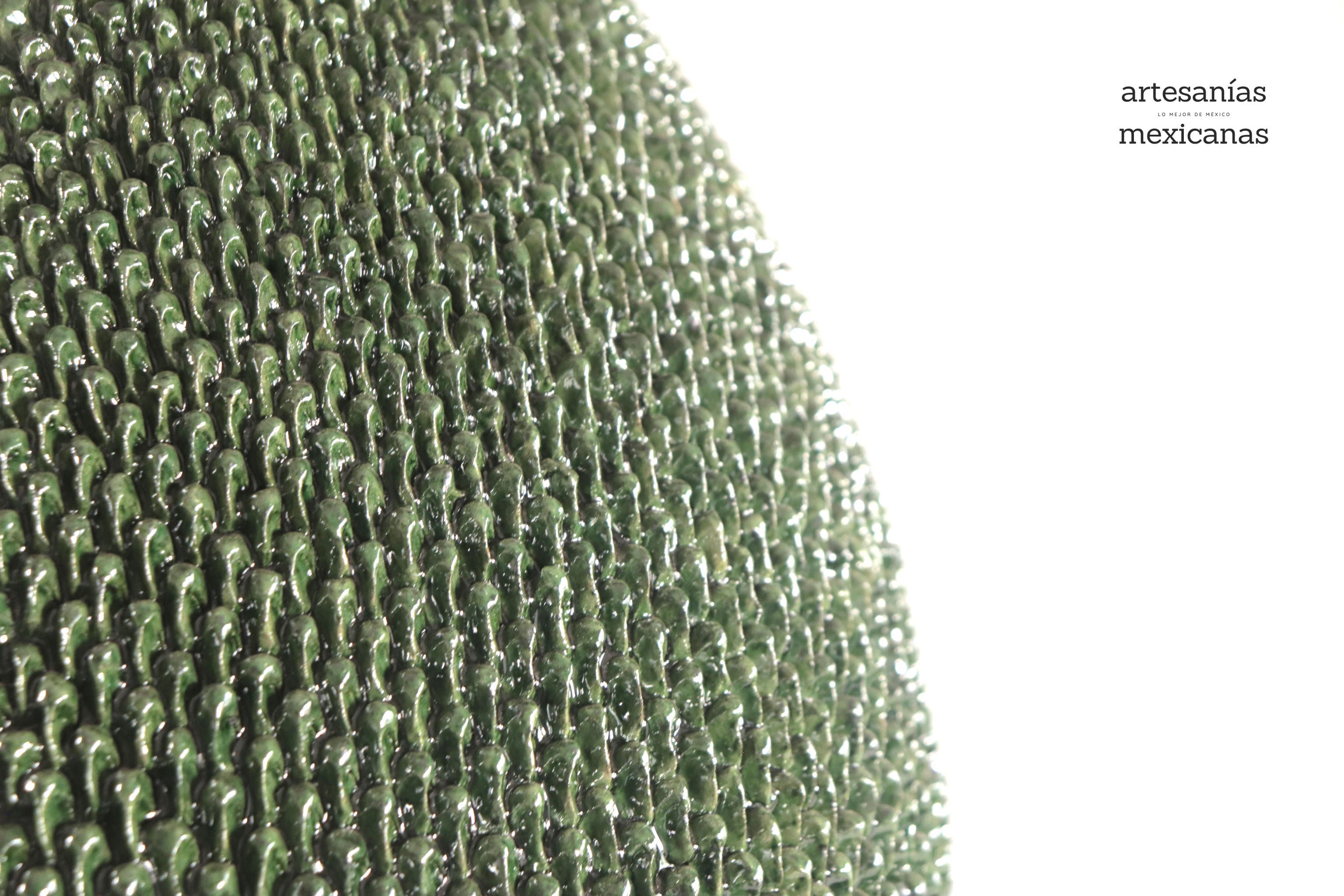Pineapple with Spikes Greens - 26 in. Juan Gtz