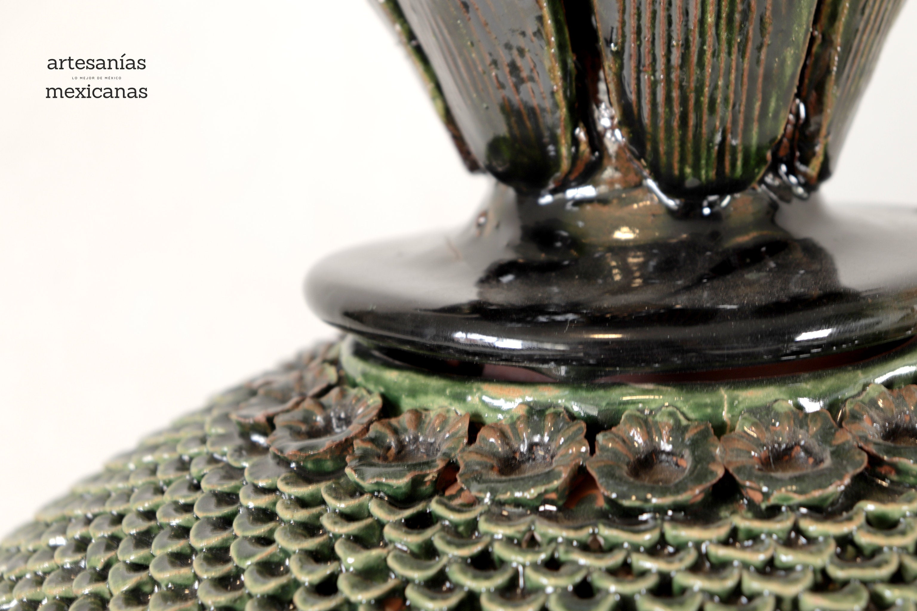 Michoacán Clay Pineapple - Saucer green - Petals finos - 24 in. - Made to Order Chema SJG