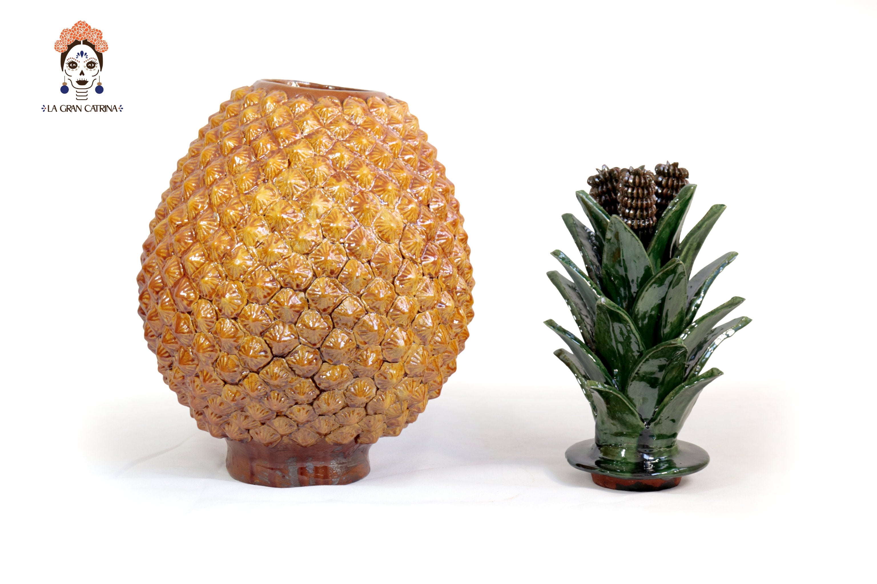 Traditional Textured Pineapple - 26 in. Juan Gtz