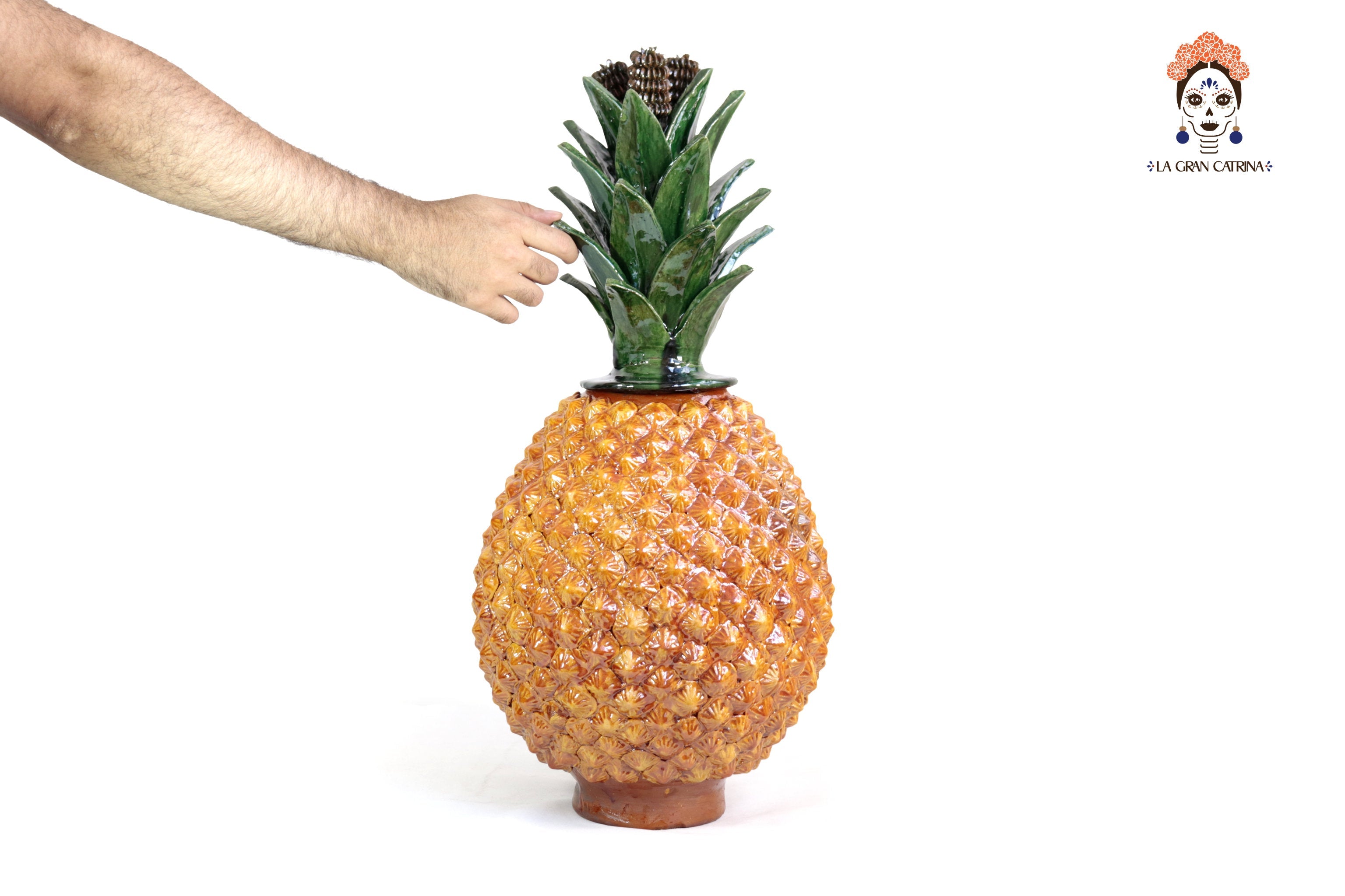 Traditional Textured Pineapple - 26 in. Juan Gtz