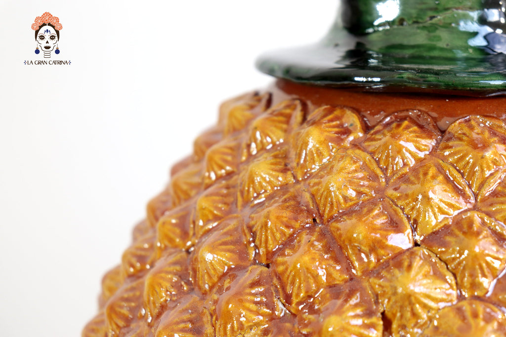 Traditional Textured Pineapple - 26 in. Juan Gtz