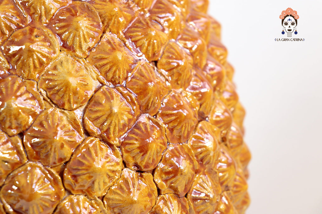 Traditional Textured Pineapple - 26 in. Juan Gtz