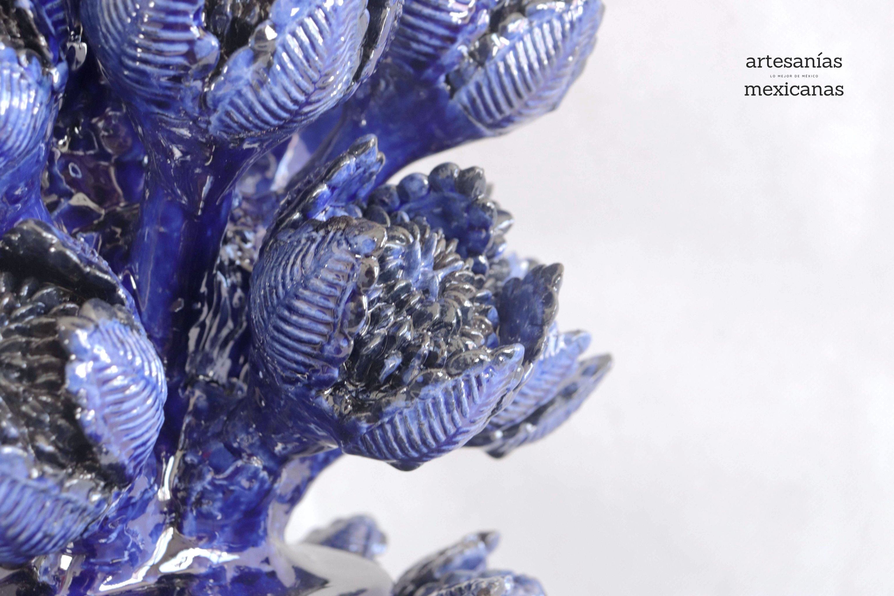 Pineapple with Flowers of artichoke Blue - 24 in. Celia SJG