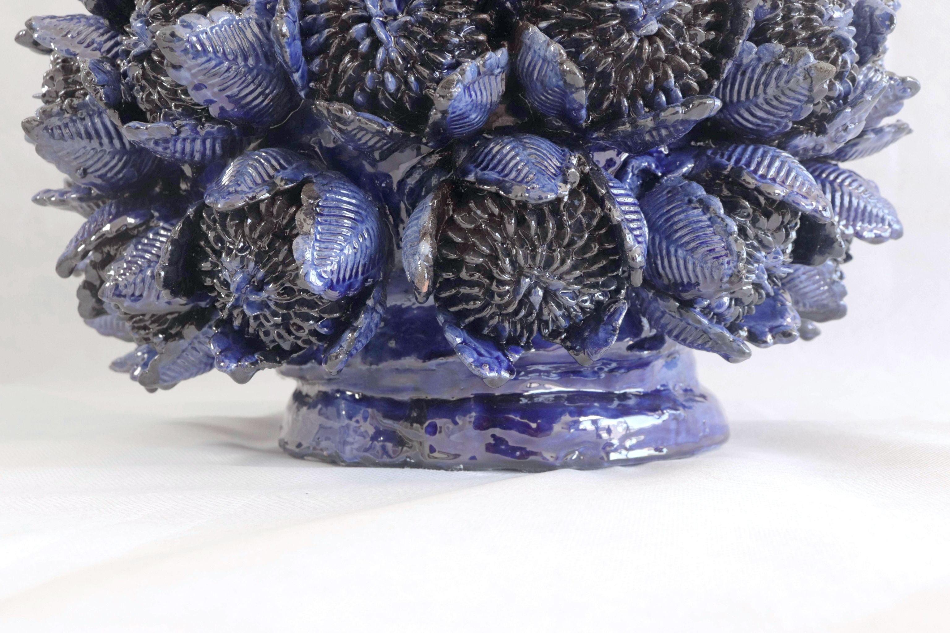 Pineapple with Flowers of artichoke Blue - 24 in. Celia SJG