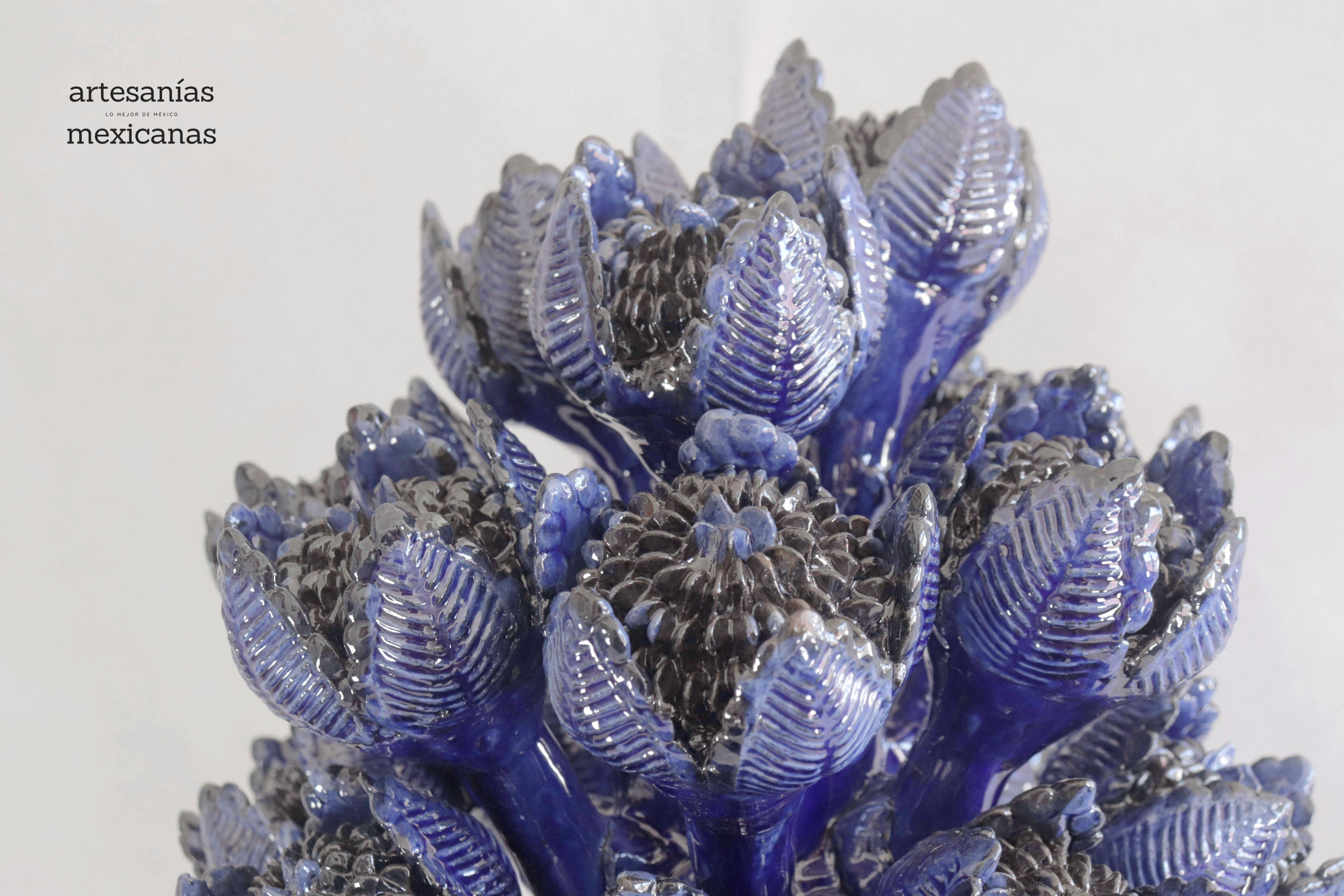 Pineapple with Flowers of artichoke Blue - 24 in. Celia SJG