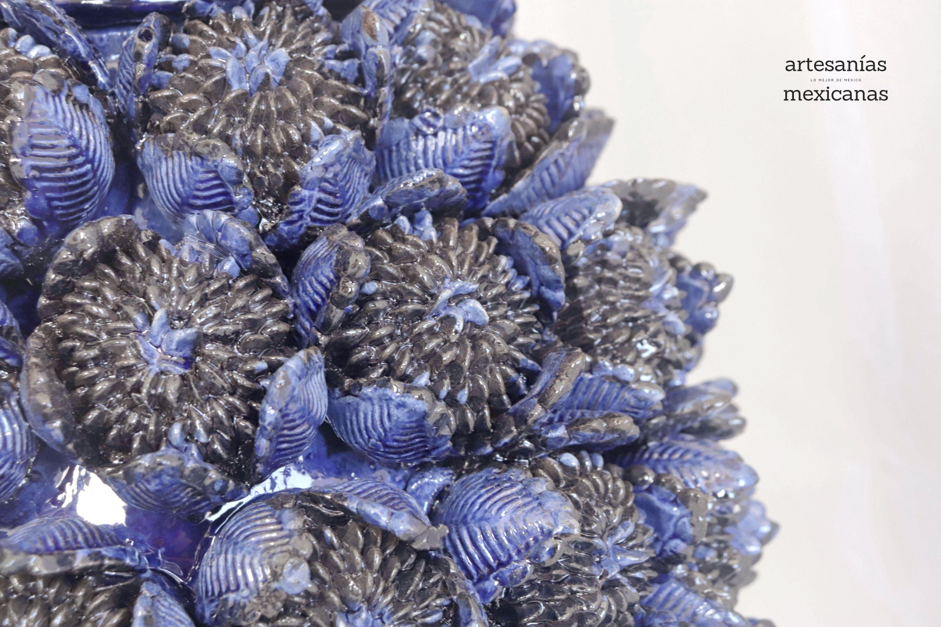 Pineapple with Flowers of artichoke Blue - 24 in. Celia SJG