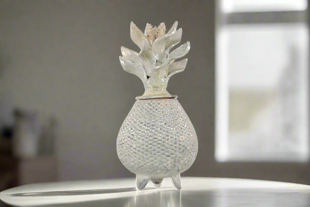 Beige Pineapple of tejido with Wavy Lid - 20 in. - Made to Order Juan Gtz