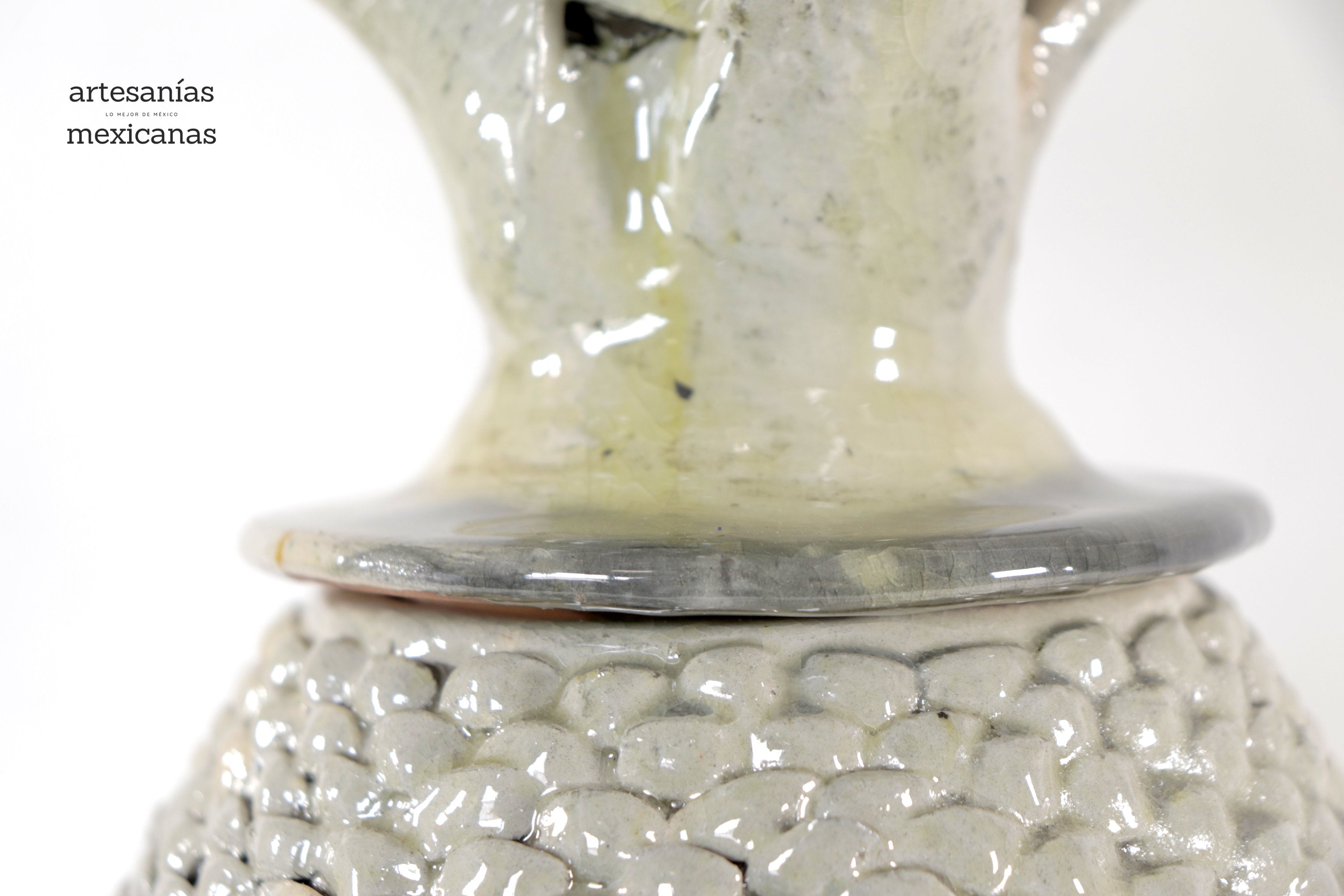 Beige Pineapple of tejido with Wavy Lid - 20 in. - Made to Order Juan Gtz