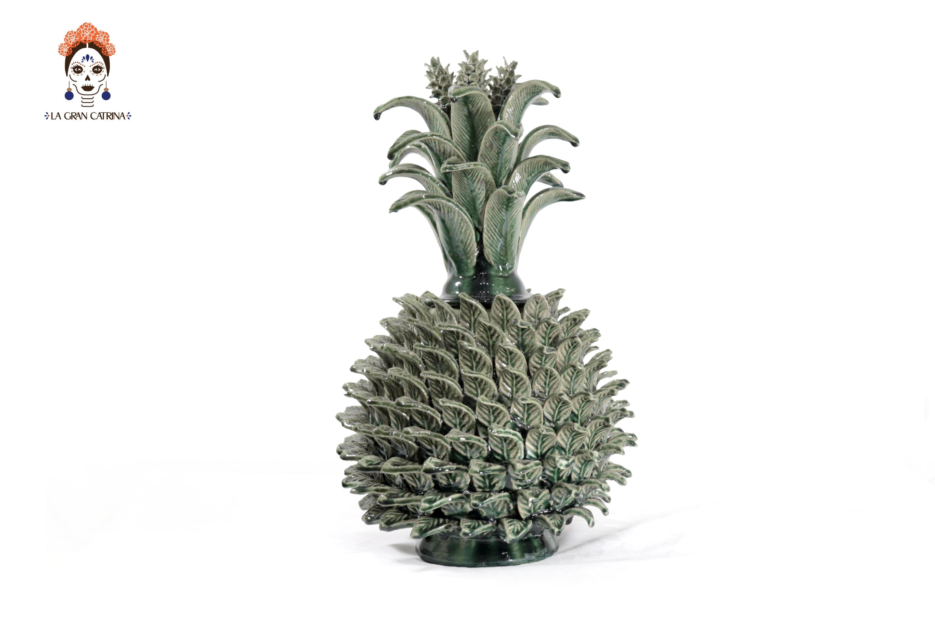 Green Pineapple with Leaves of curved lid - 20 in. Juan Gtz
