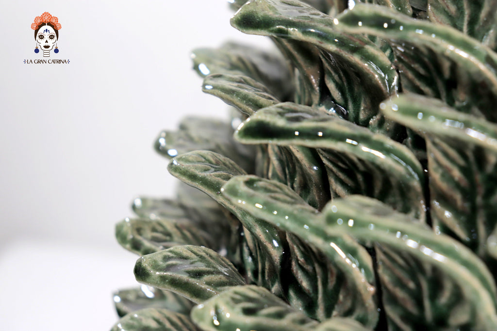 Green Pineapple with Leaves of curved lid - 20 in. Juan Gtz