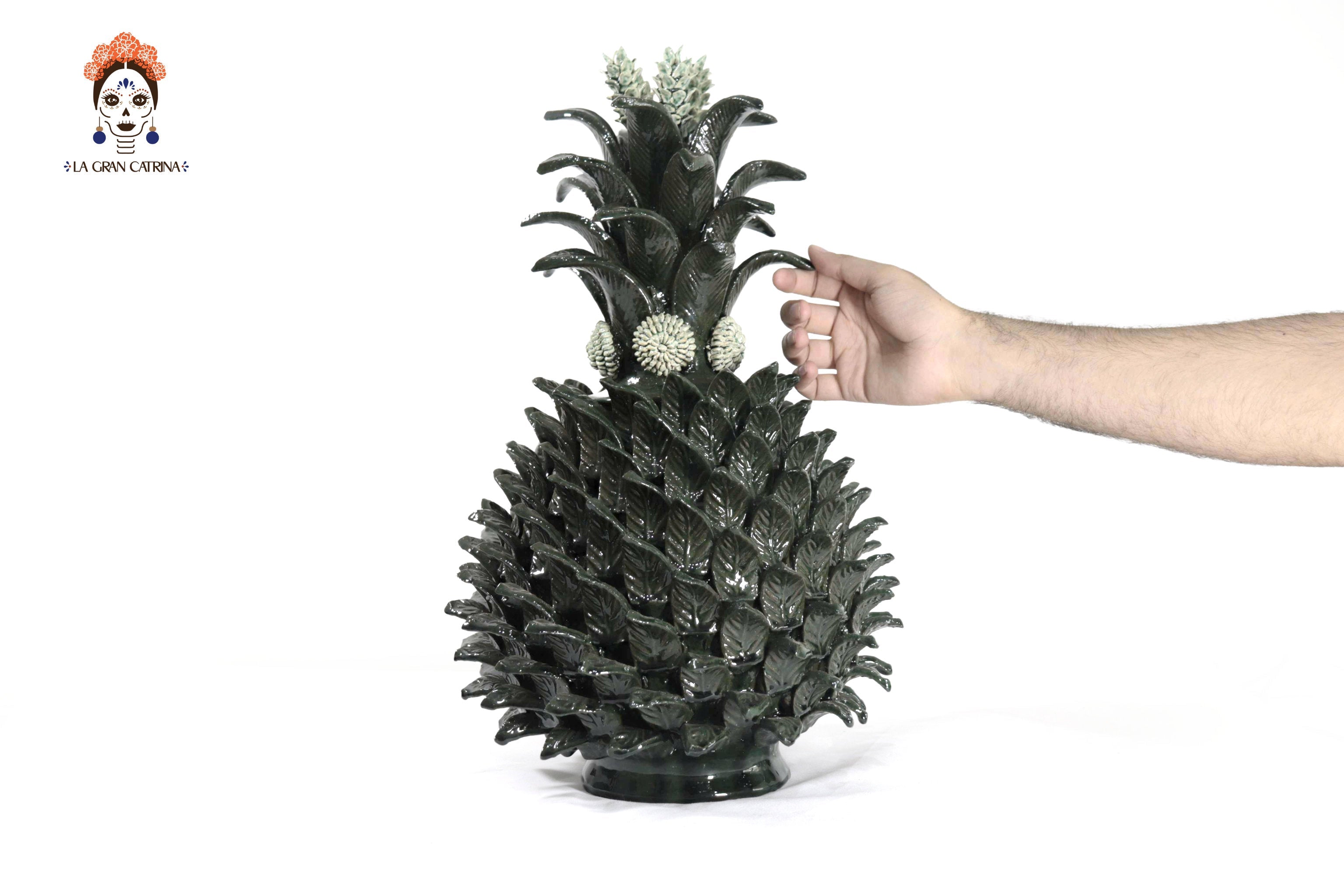Dark Green Pineapple with Leaves of curved lid - 20 in. Juan Gtz